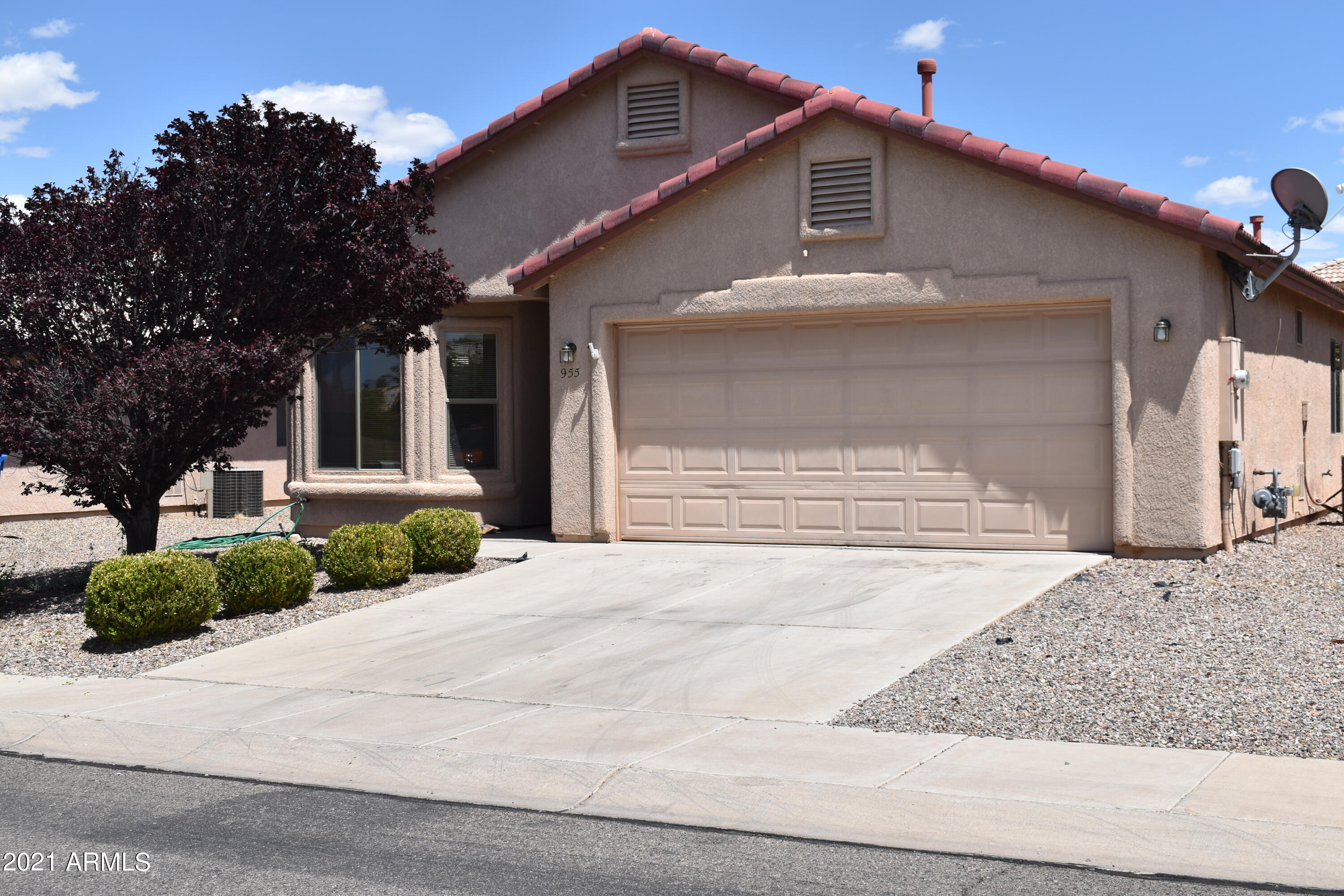 Good sized 3 Bedroom home with an oversized Great Rm/Living Room. New Carpet in the bedrooms and main living area and tile in the high traffic areas. This growing neighborhood has a large community park and NO HOA fees. Easy access to all the main arteries of Sierra Vista. Close to schools, shopping and hospital. If you like to walk or jog? many areas nearby for that. Schedule your showing today!