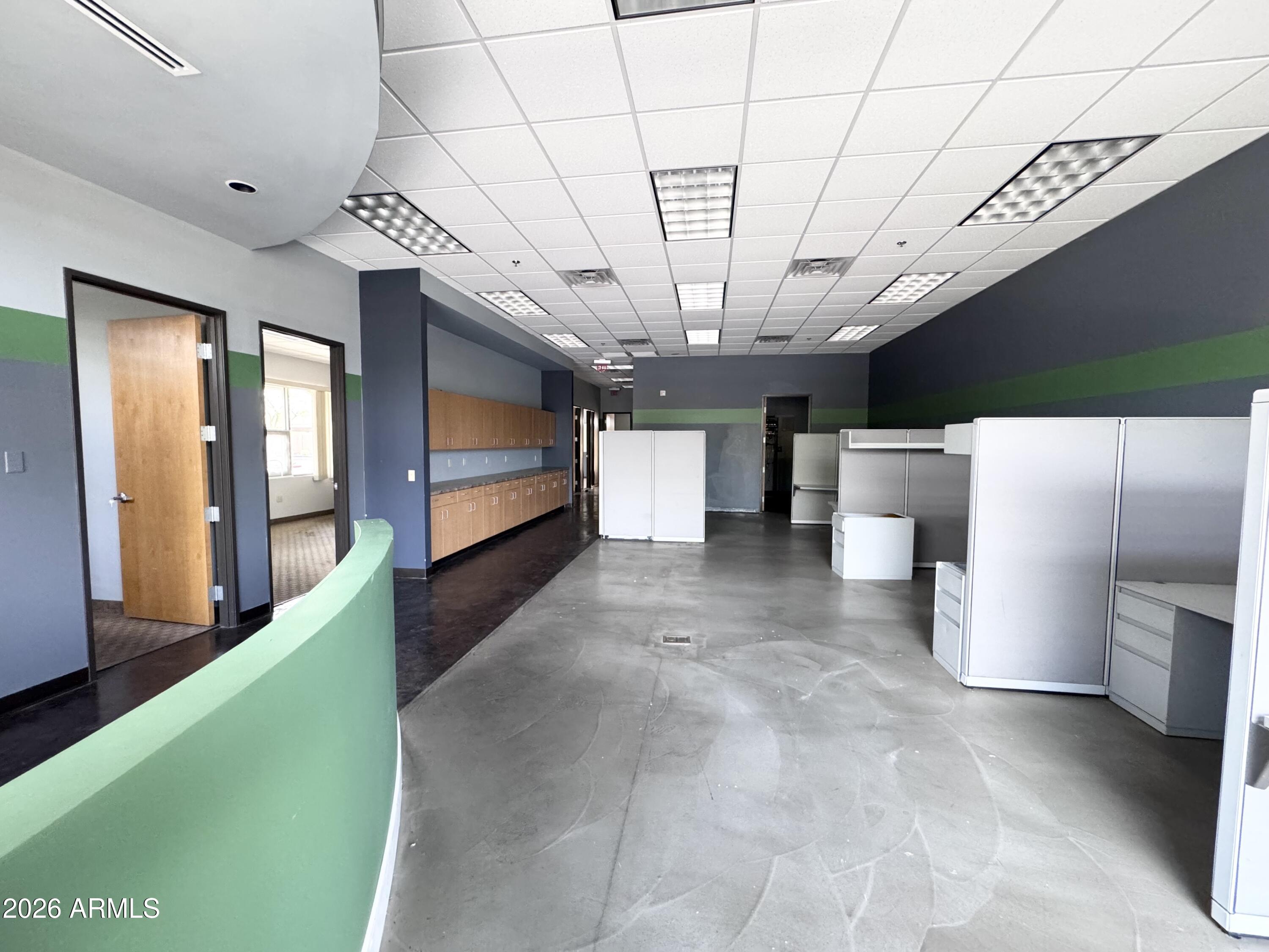 BELL PROFESSIONAL CENTER CONDOMINIUM 1ST AMD - Commercial Lease