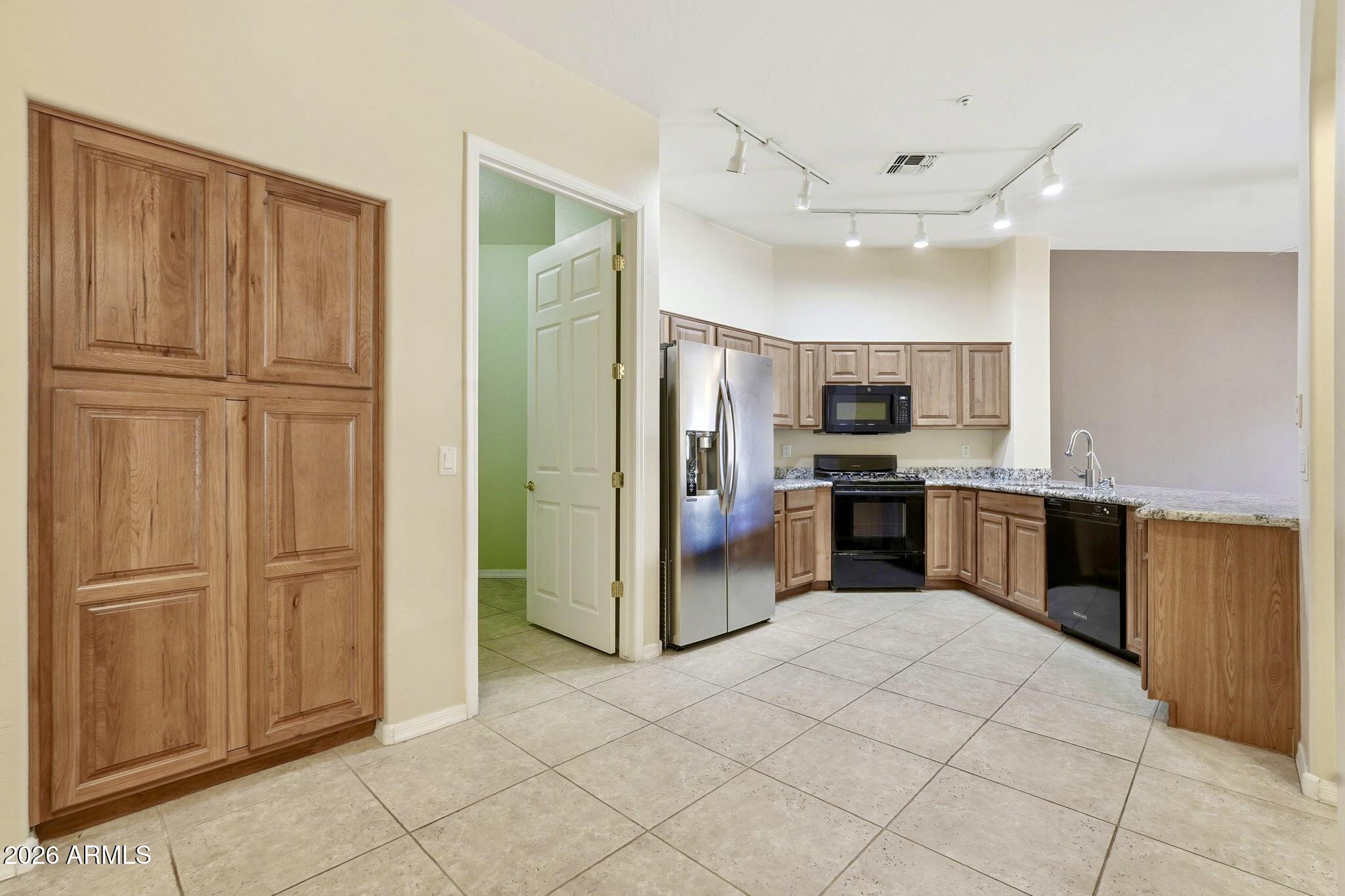 LA LOMA 4 AT EAGLE MOUNTAIN CONDOMINIUMS - Residential