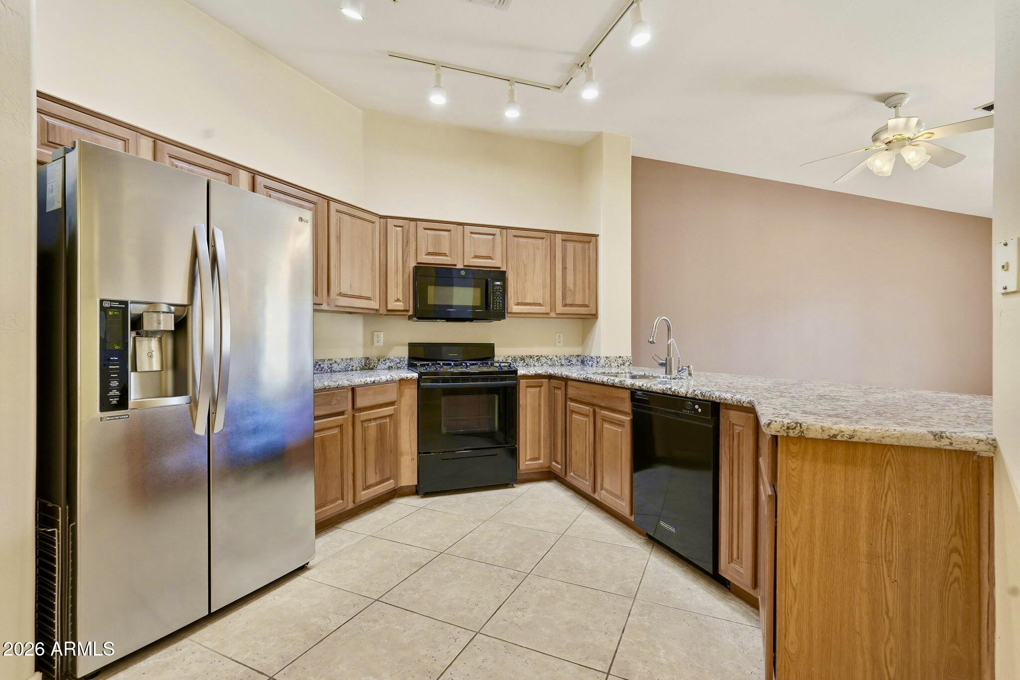 LA LOMA 4 AT EAGLE MOUNTAIN CONDOMINIUMS - Residential