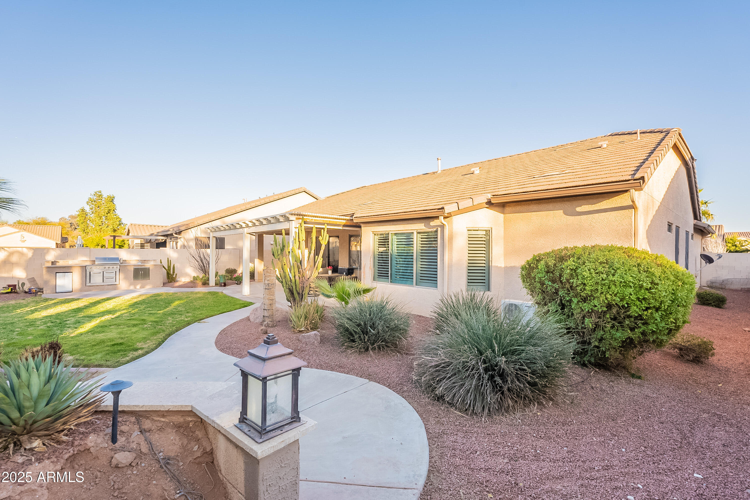 ROBSON RANCH - Residential