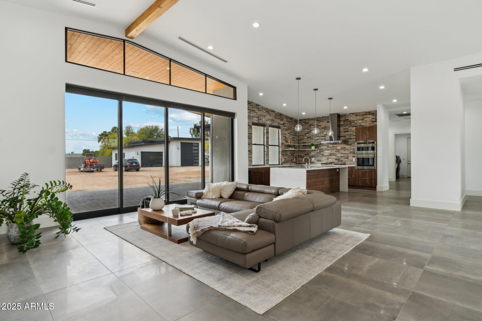 DESERT ESTATES 4 - Residential
