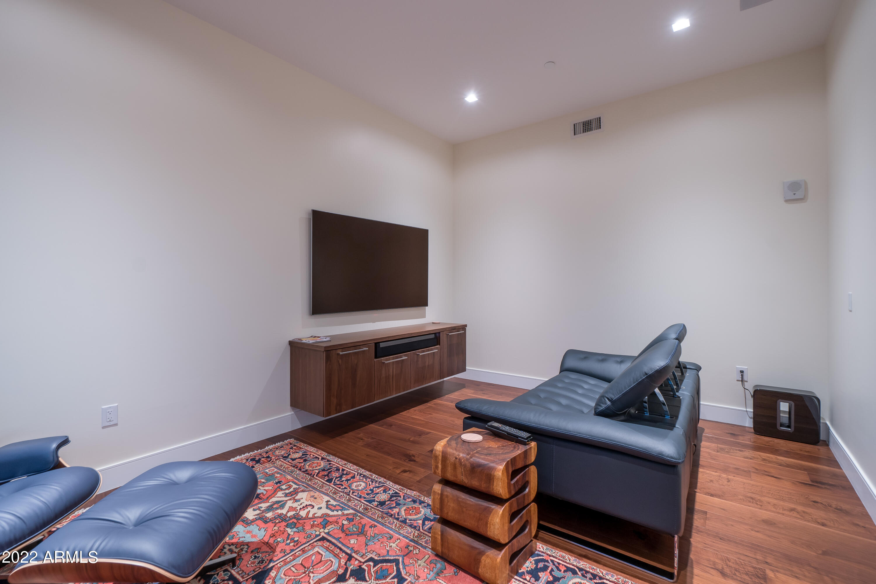 MAIN STREET PLACE - Residential