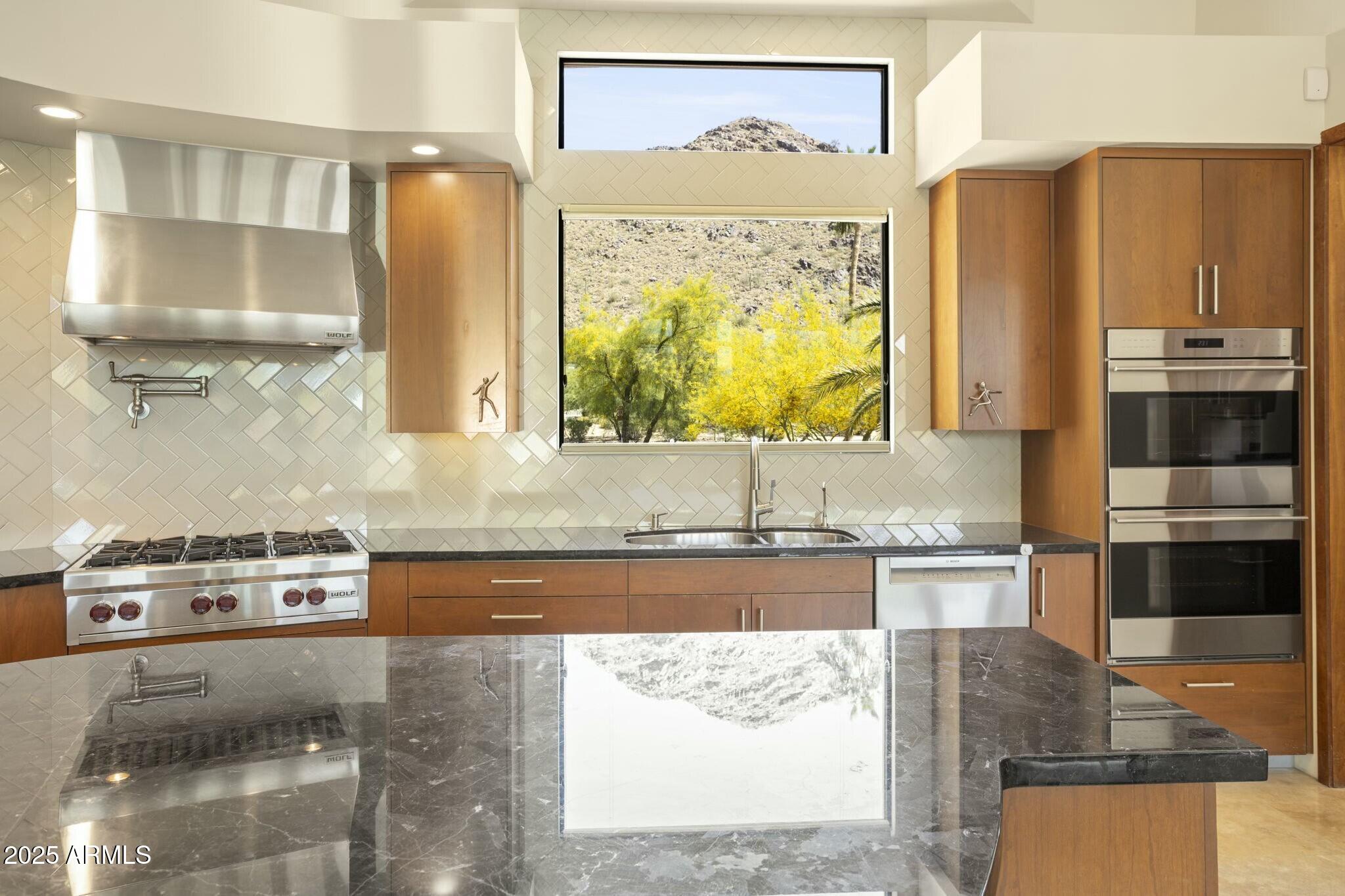 TURQUOISE HILLS - Residential