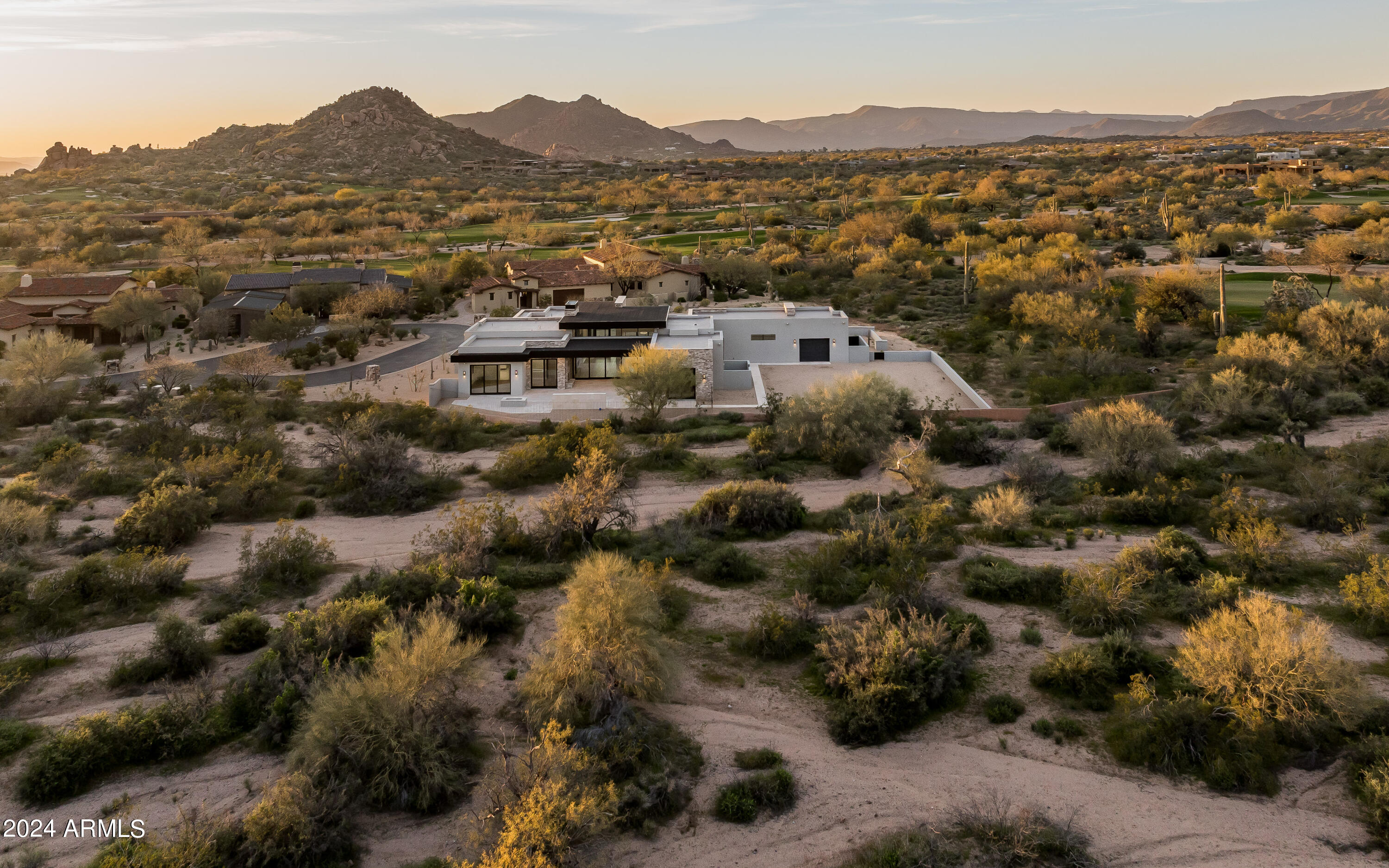 WHISPER ROCK - Residential