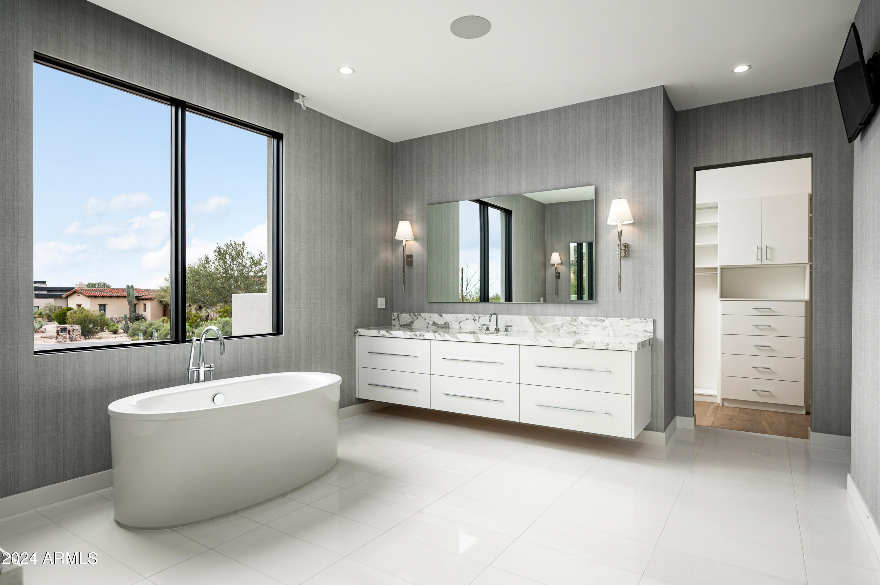 WHISPER ROCK - Residential