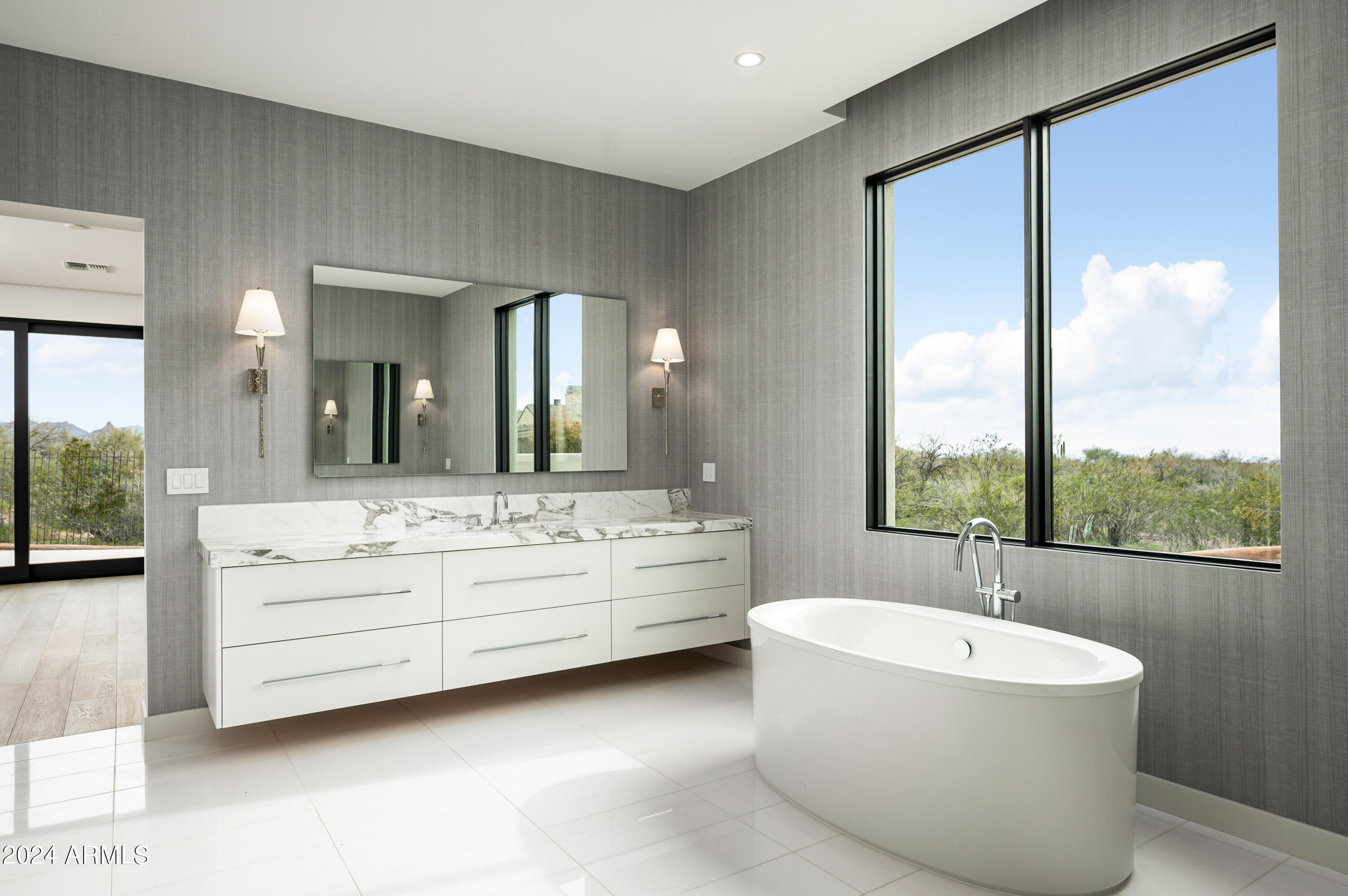 WHISPER ROCK - Residential