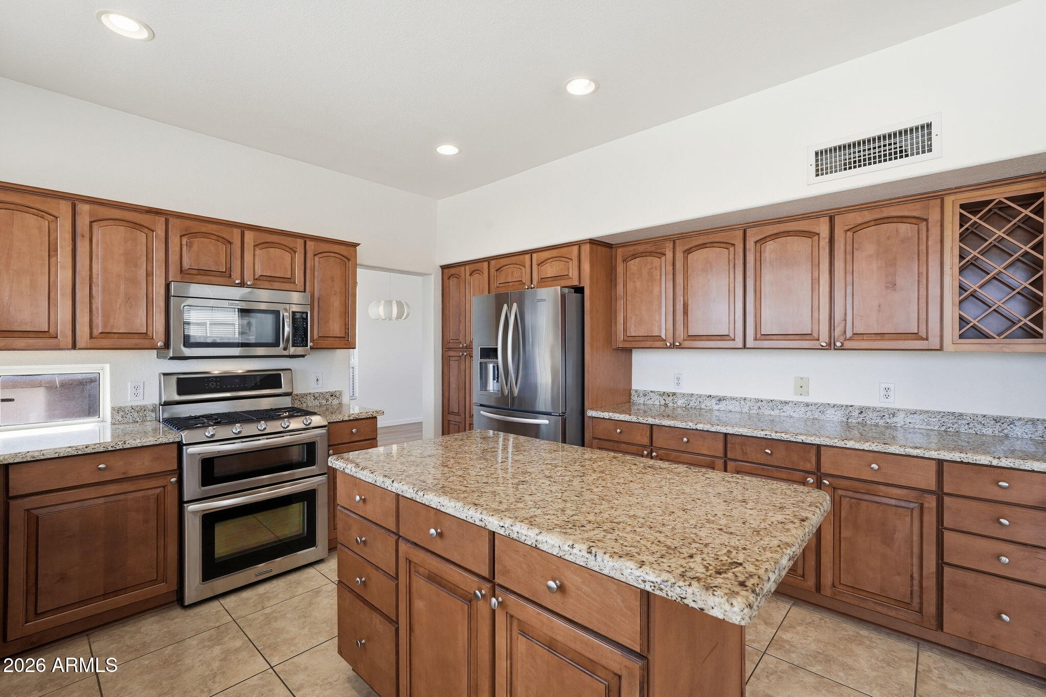 ARROWHEAD CAMELOT VIEWS - Residential