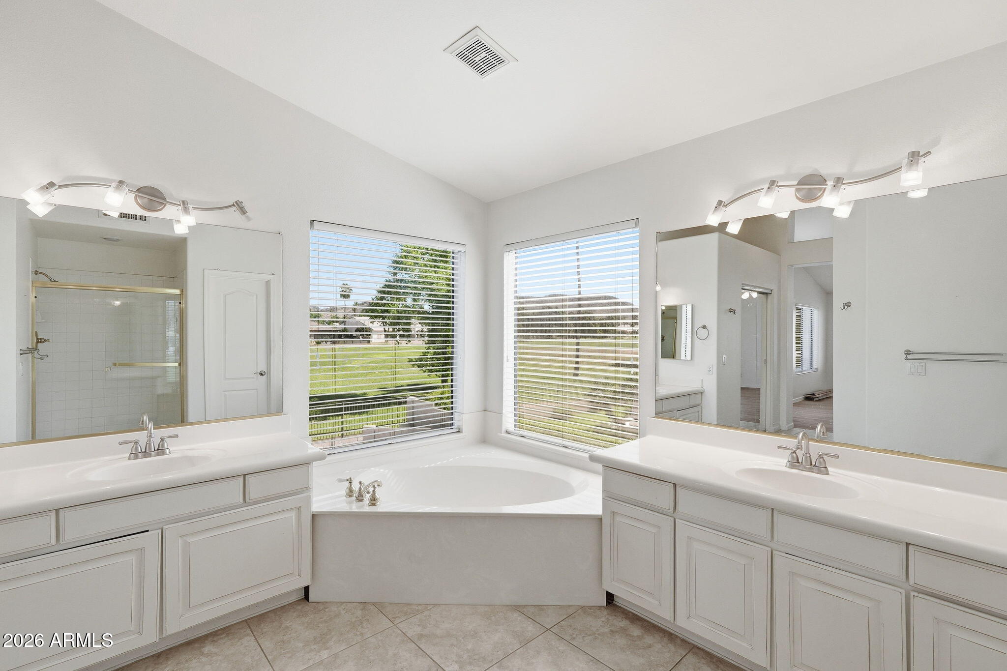 ARROWHEAD CAMELOT VIEWS - Residential