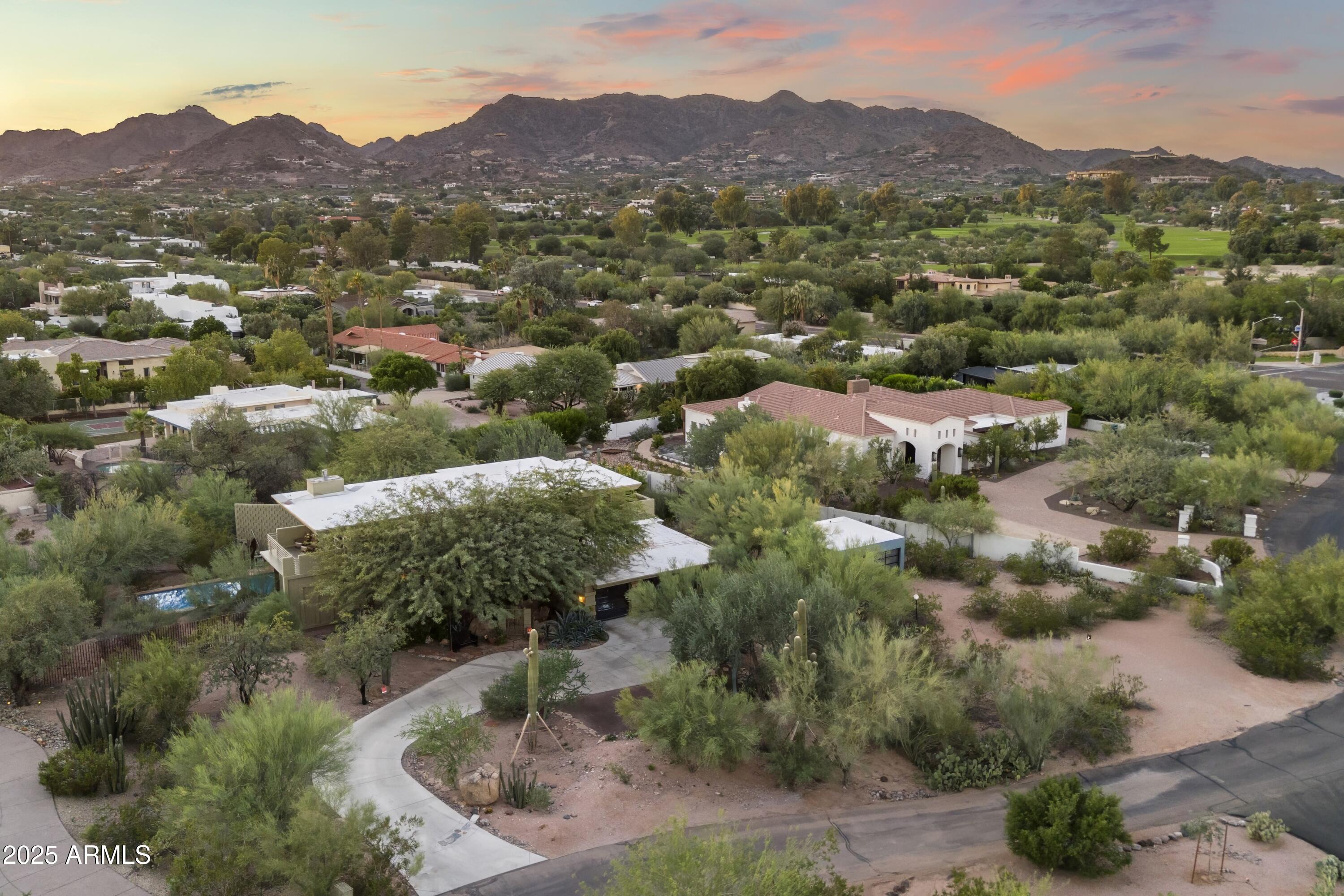 CAMELBACK MANOR - Residential