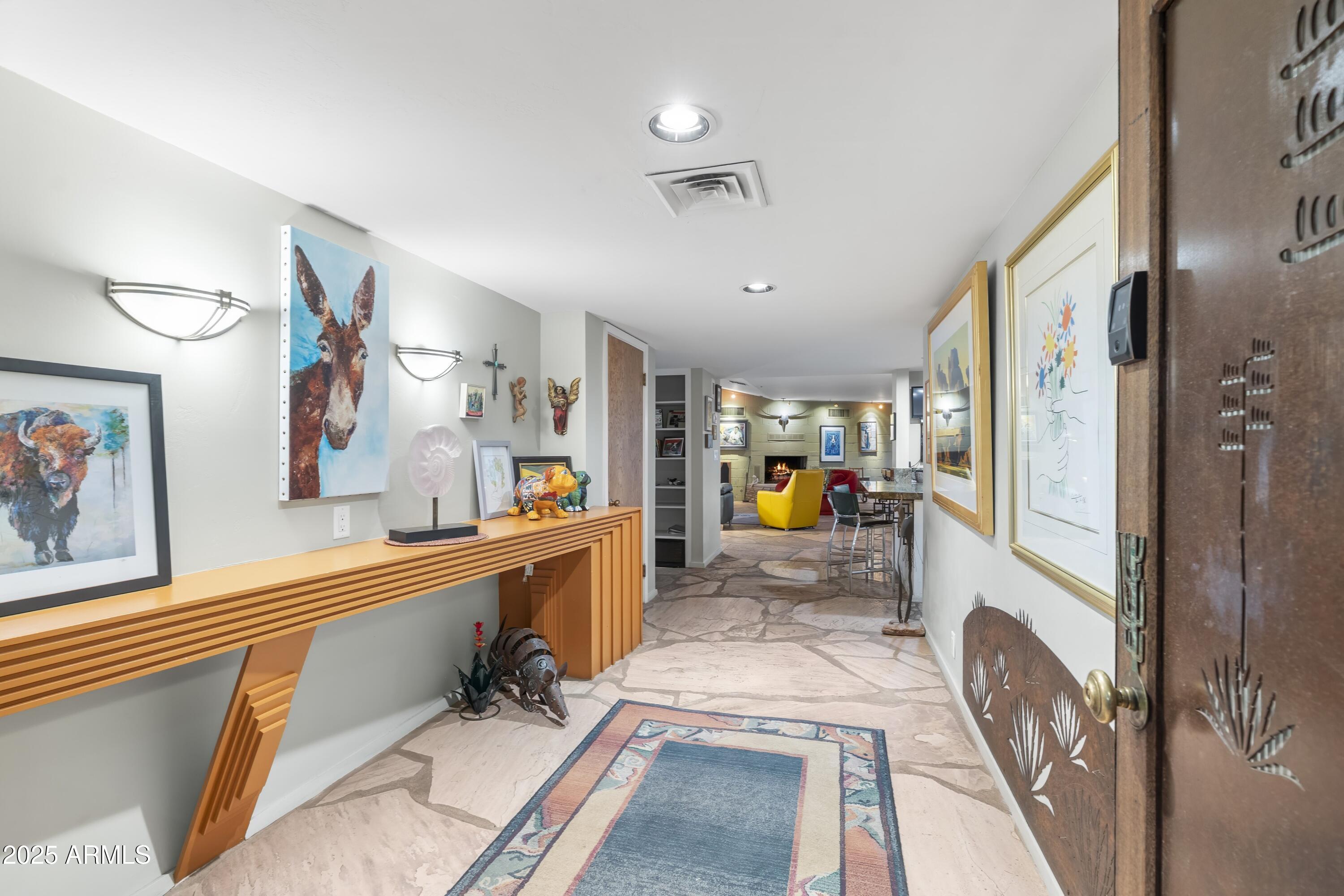 CAMELBACK MANOR - Residential