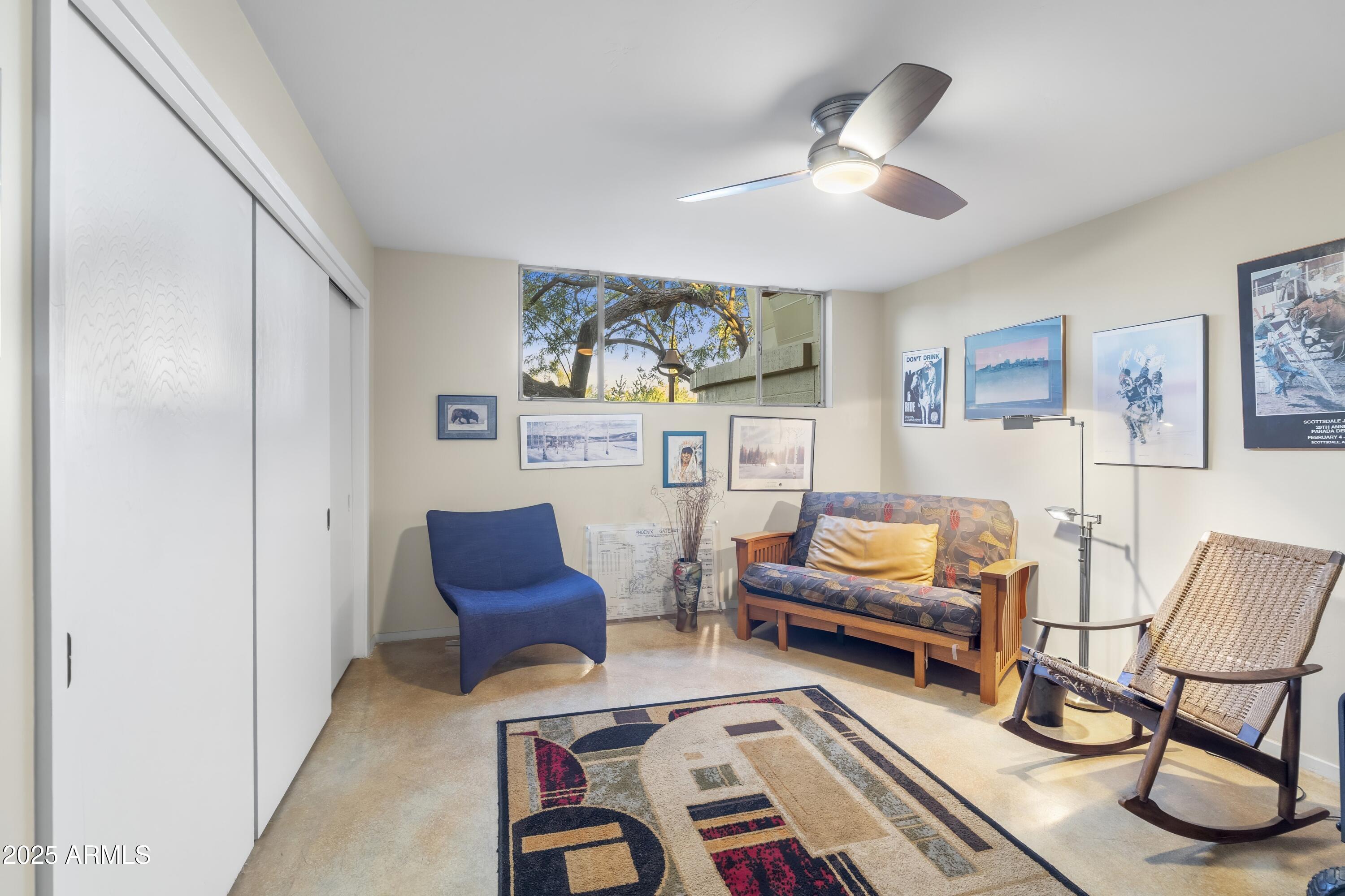 CAMELBACK MANOR - Residential
