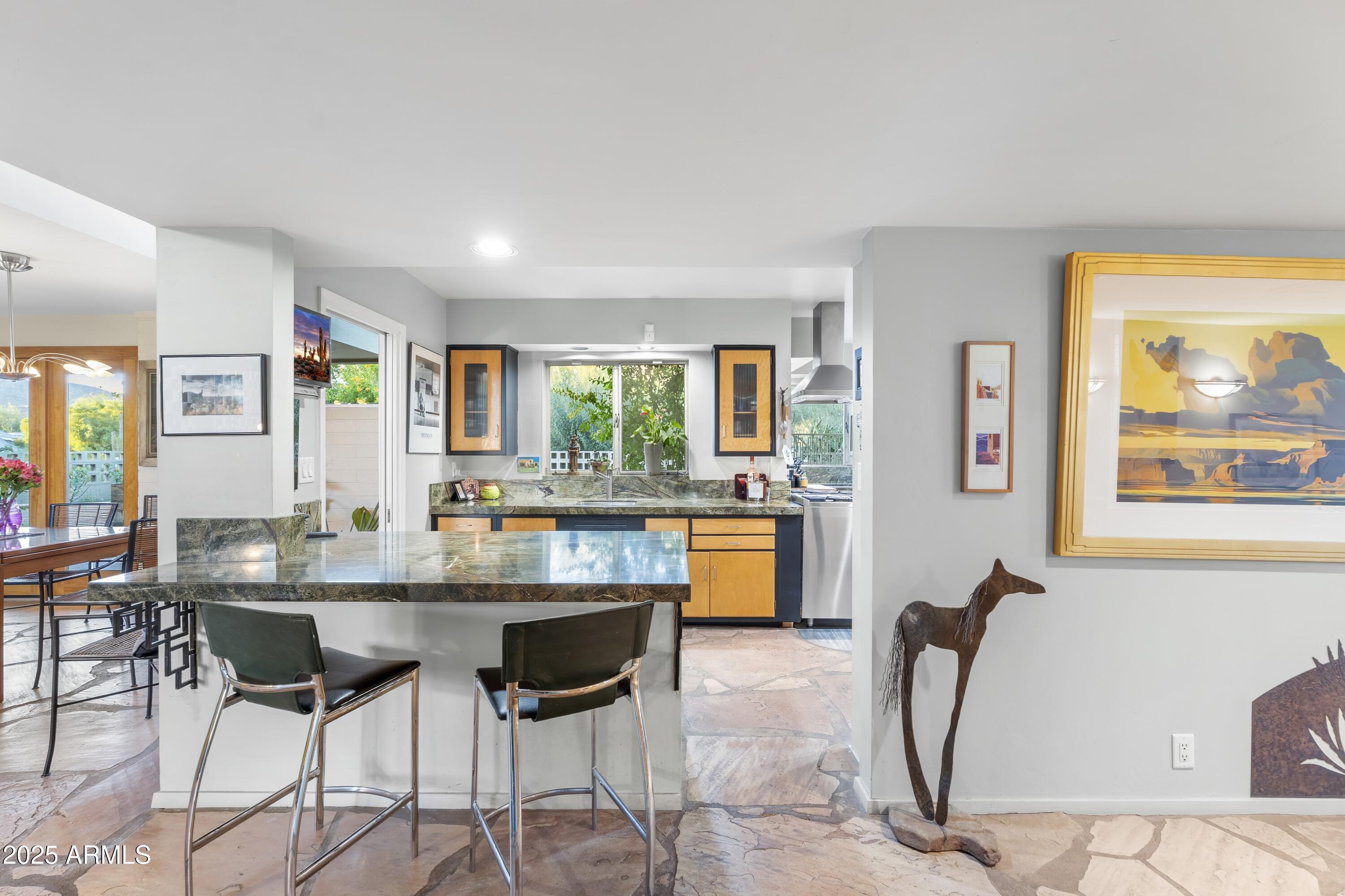 CAMELBACK MANOR - Residential