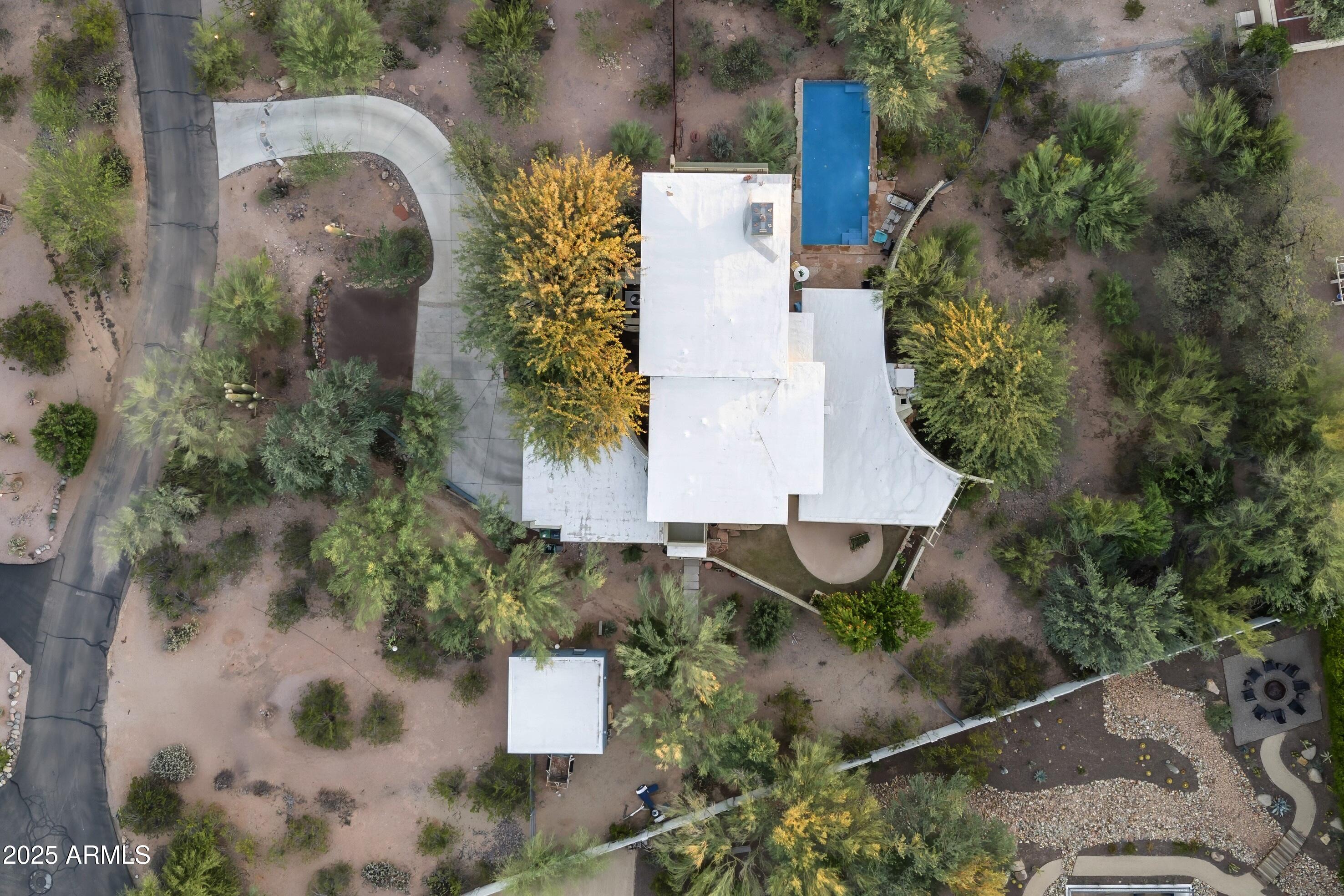 CAMELBACK MANOR - Residential