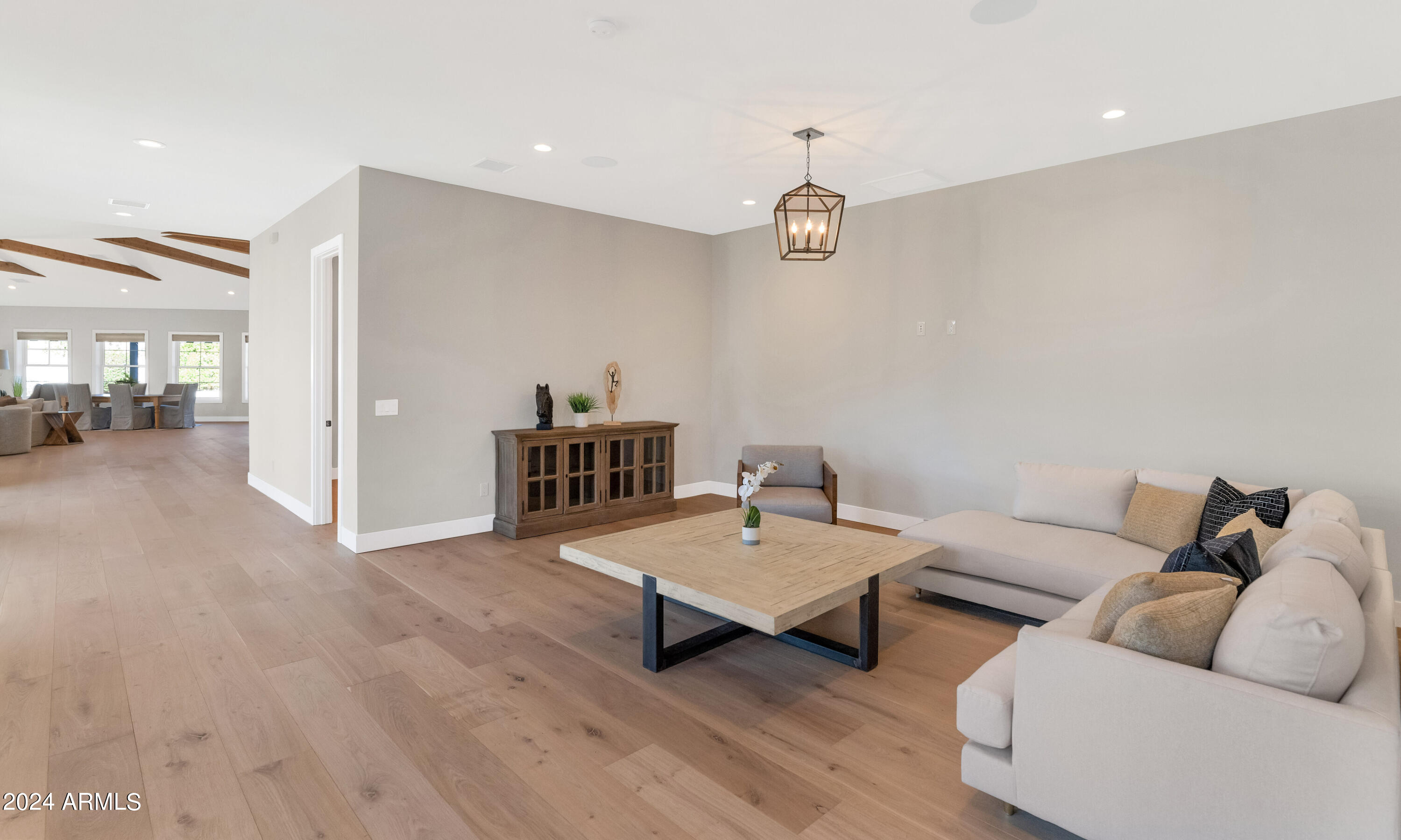 ROYAL TERRACE AMD - Residential