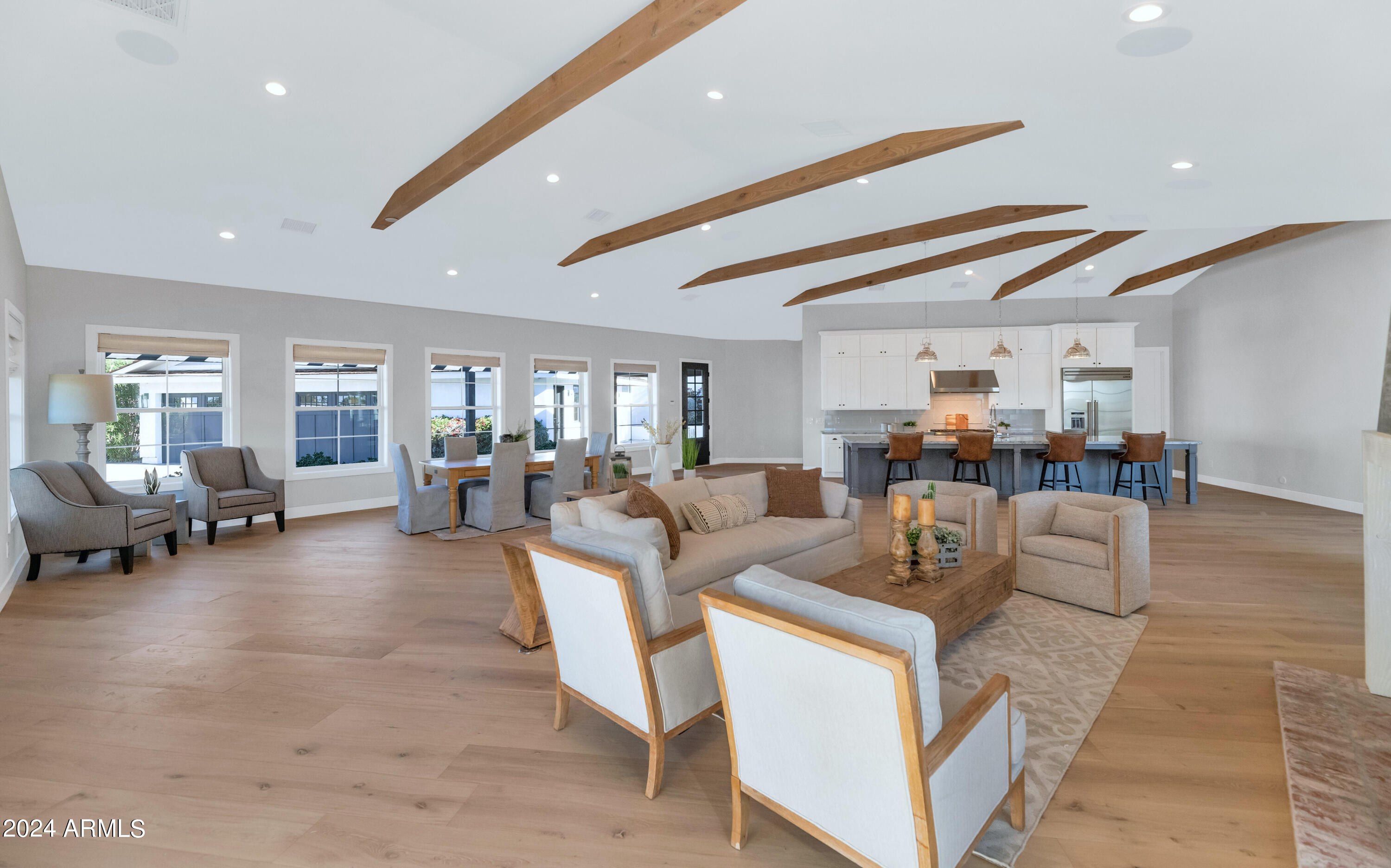 ROYAL TERRACE AMD - Residential