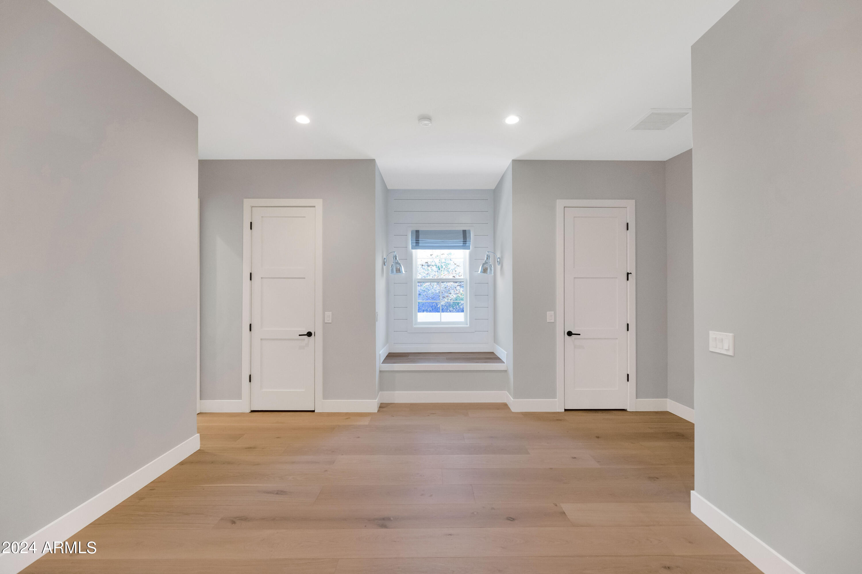 ROYAL TERRACE AMD - Residential