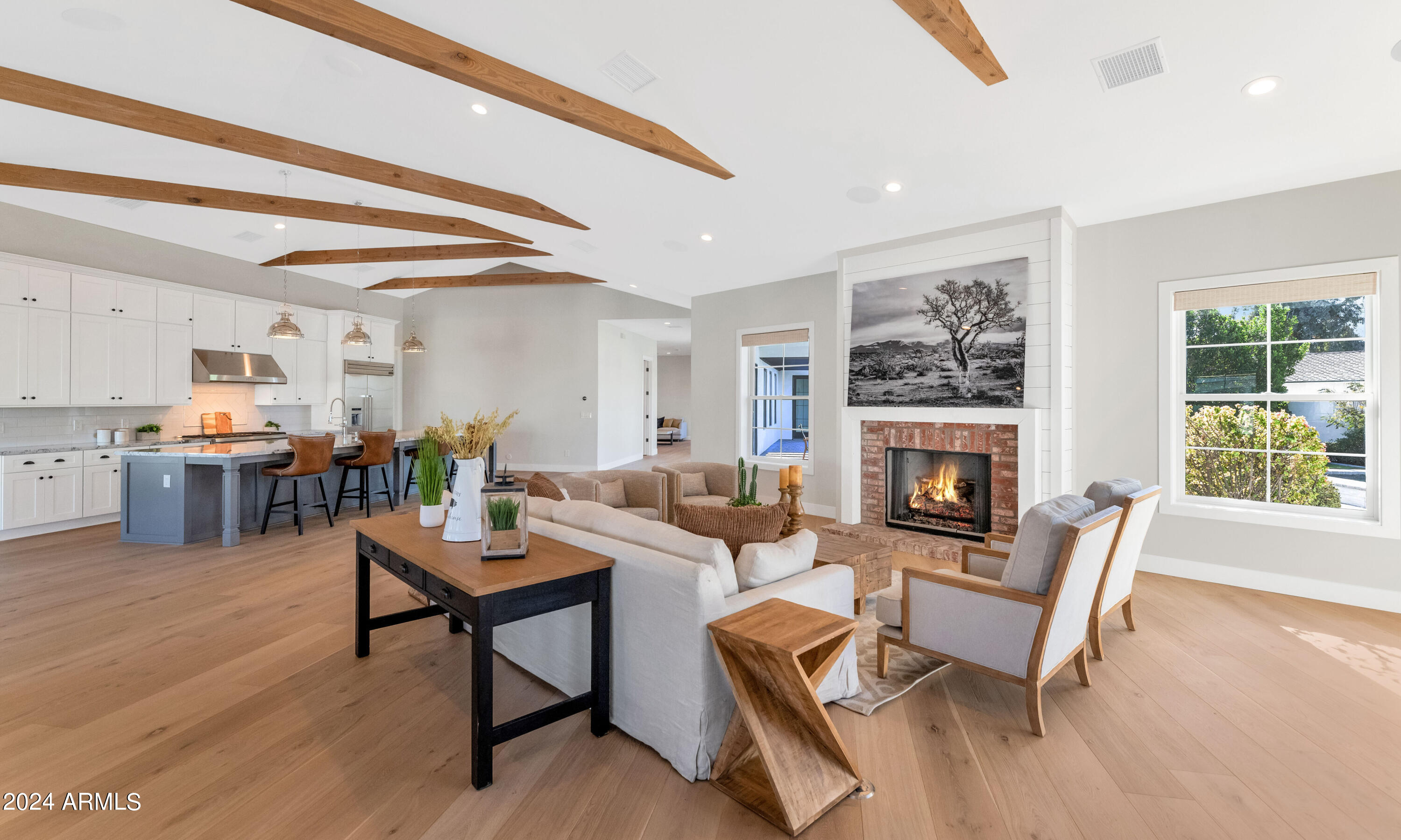 ROYAL TERRACE AMD - Residential