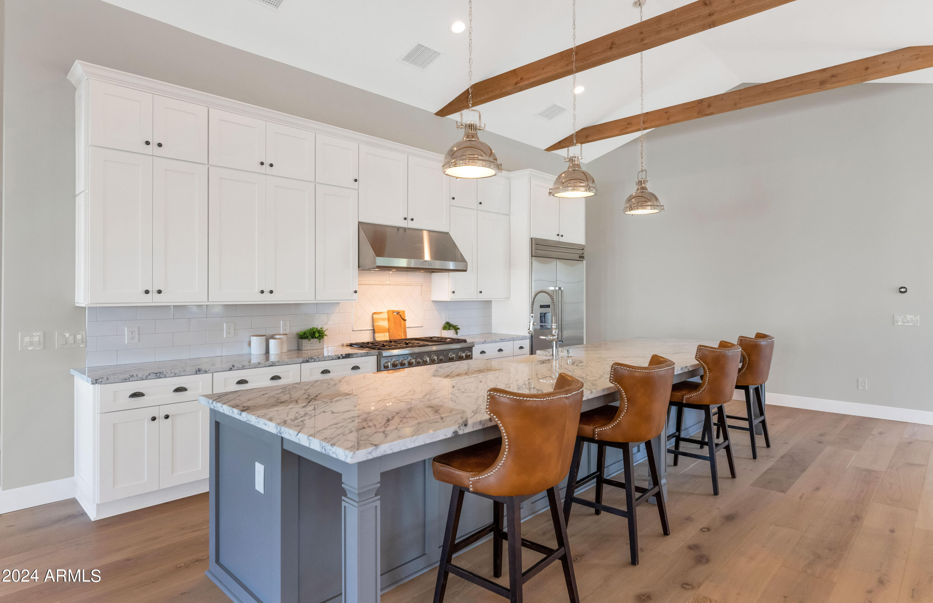 ROYAL TERRACE AMD - Residential