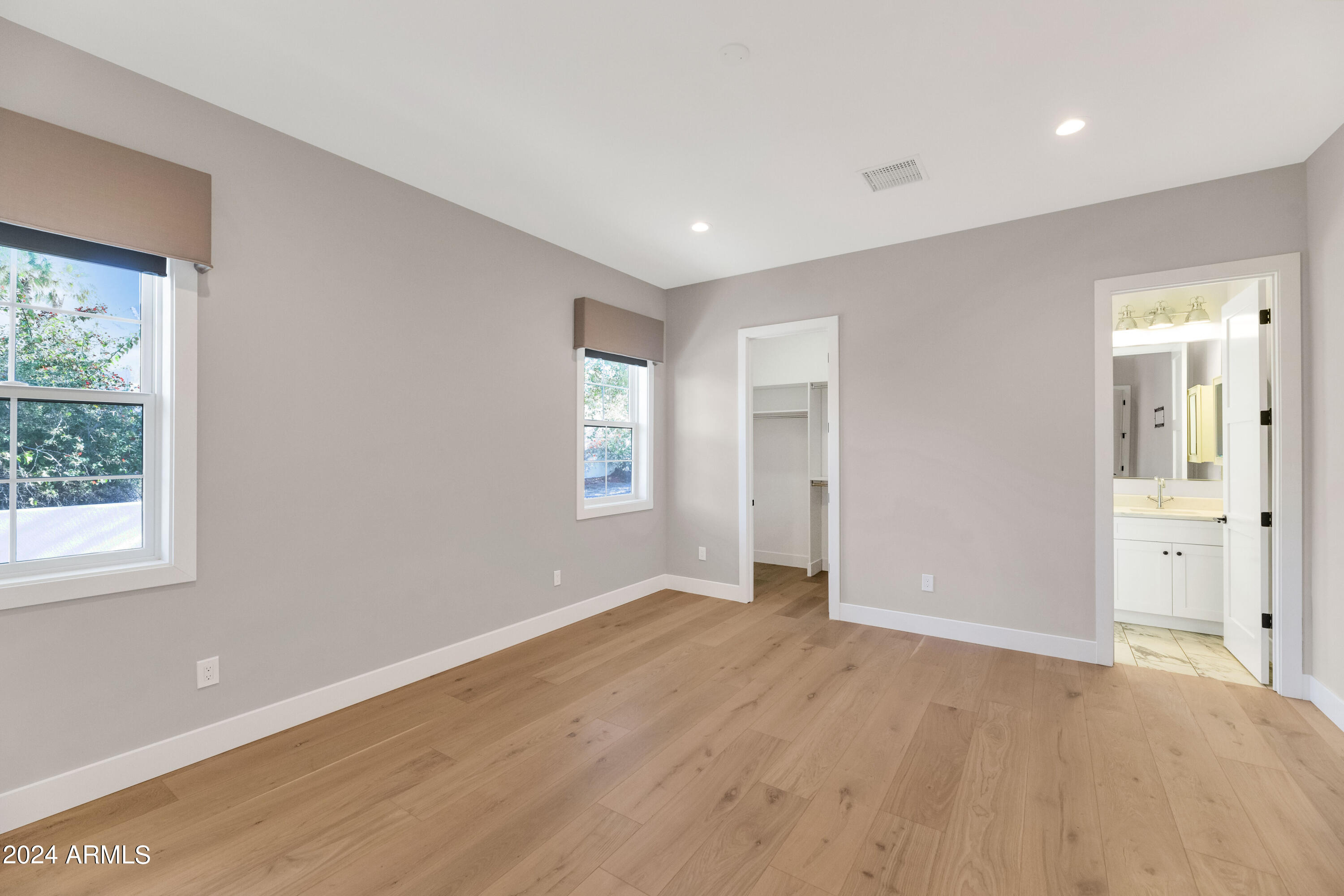 ROYAL TERRACE AMD - Residential