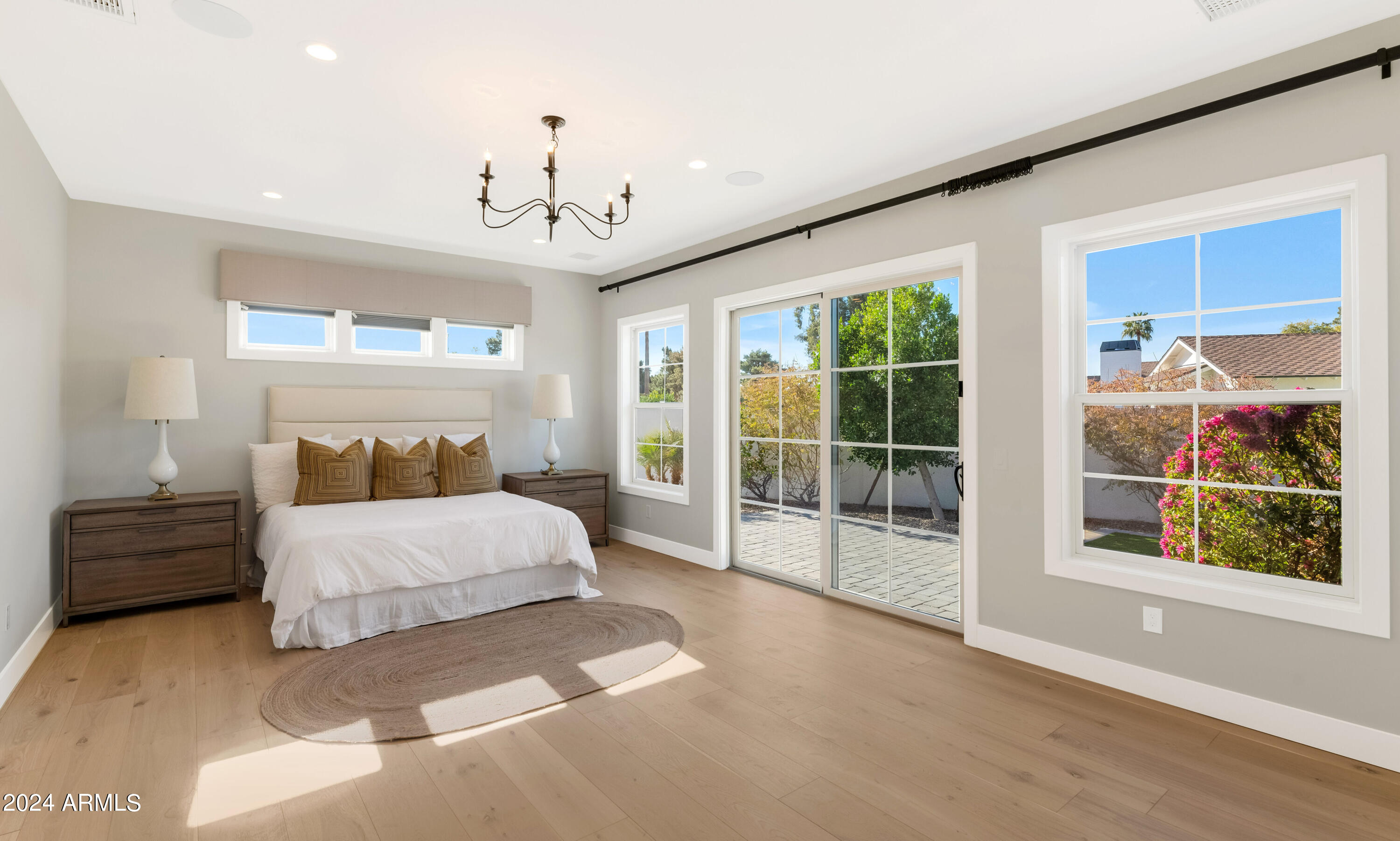 ROYAL TERRACE AMD - Residential
