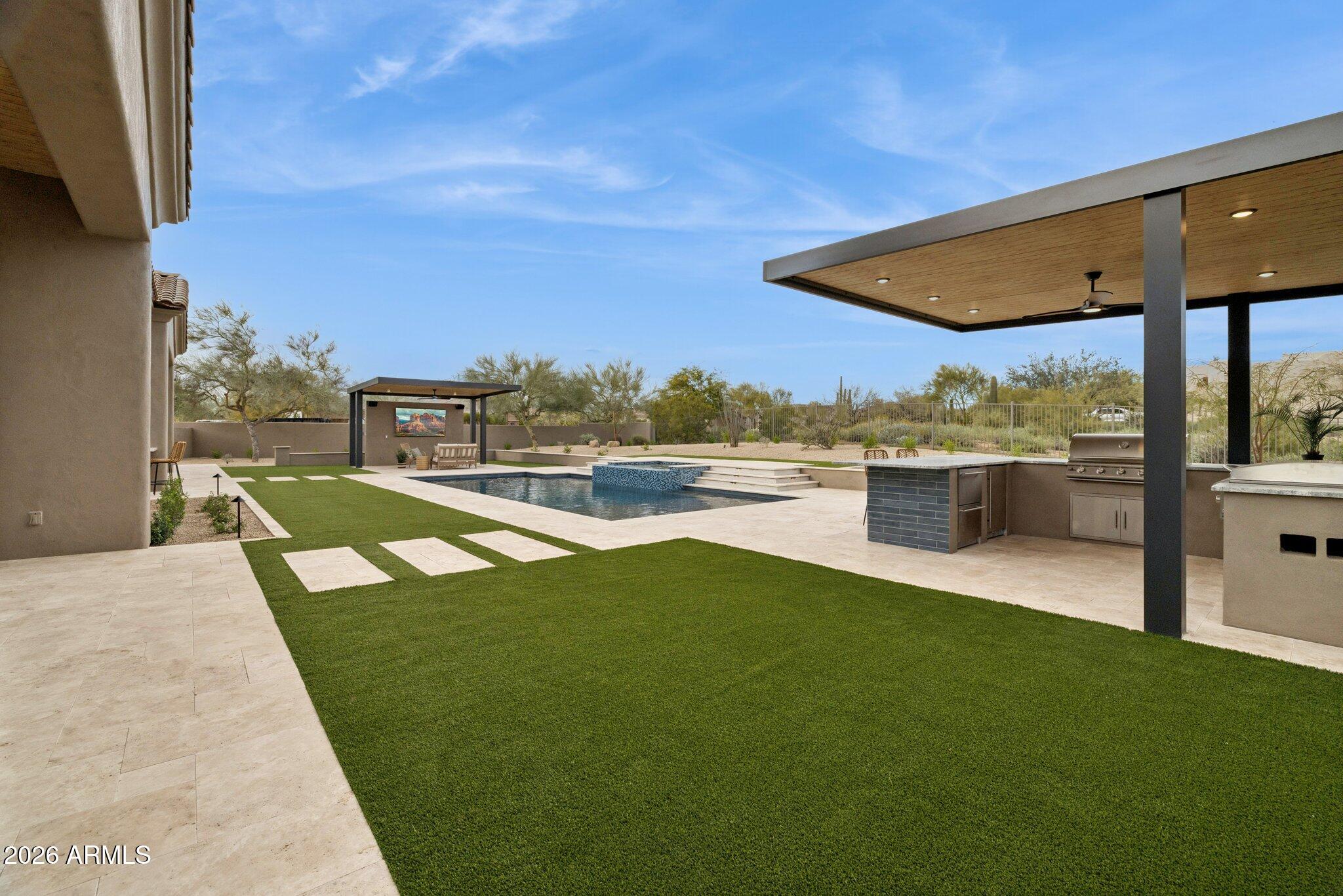 SAGUARO HIGHLANDS - Residential