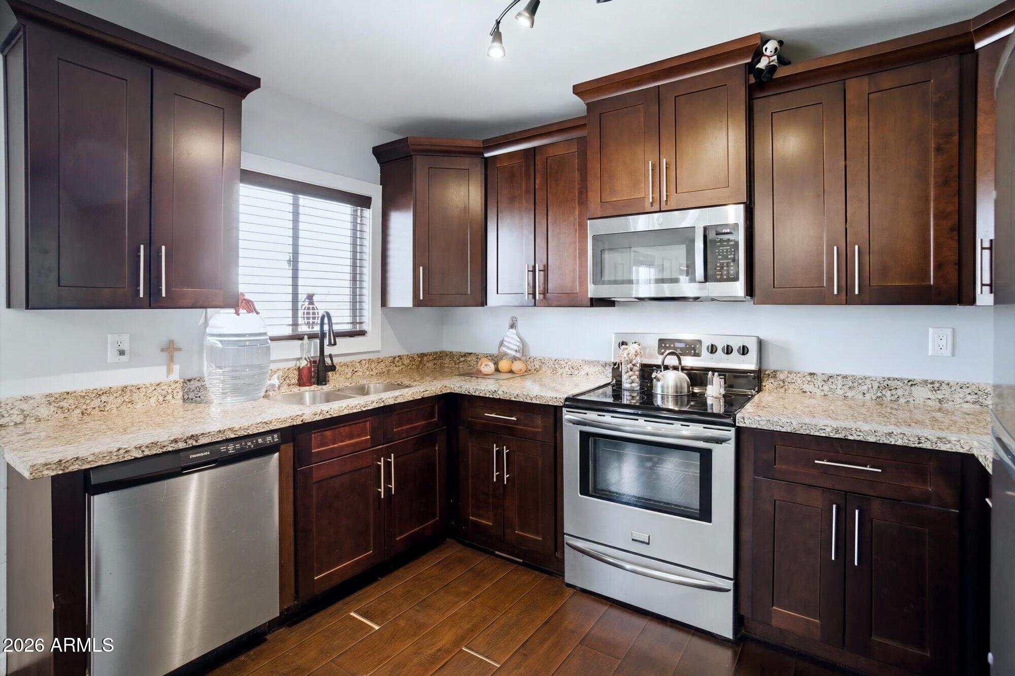 BEN-JO ESTATES LOTS 1-10 33-52 75-94 - Residential