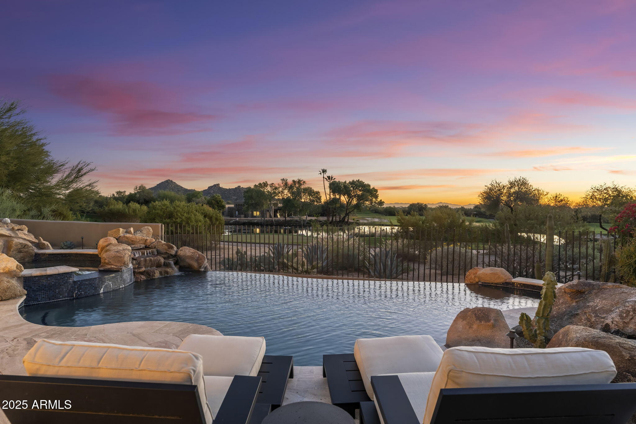 BOULDERS - Residential