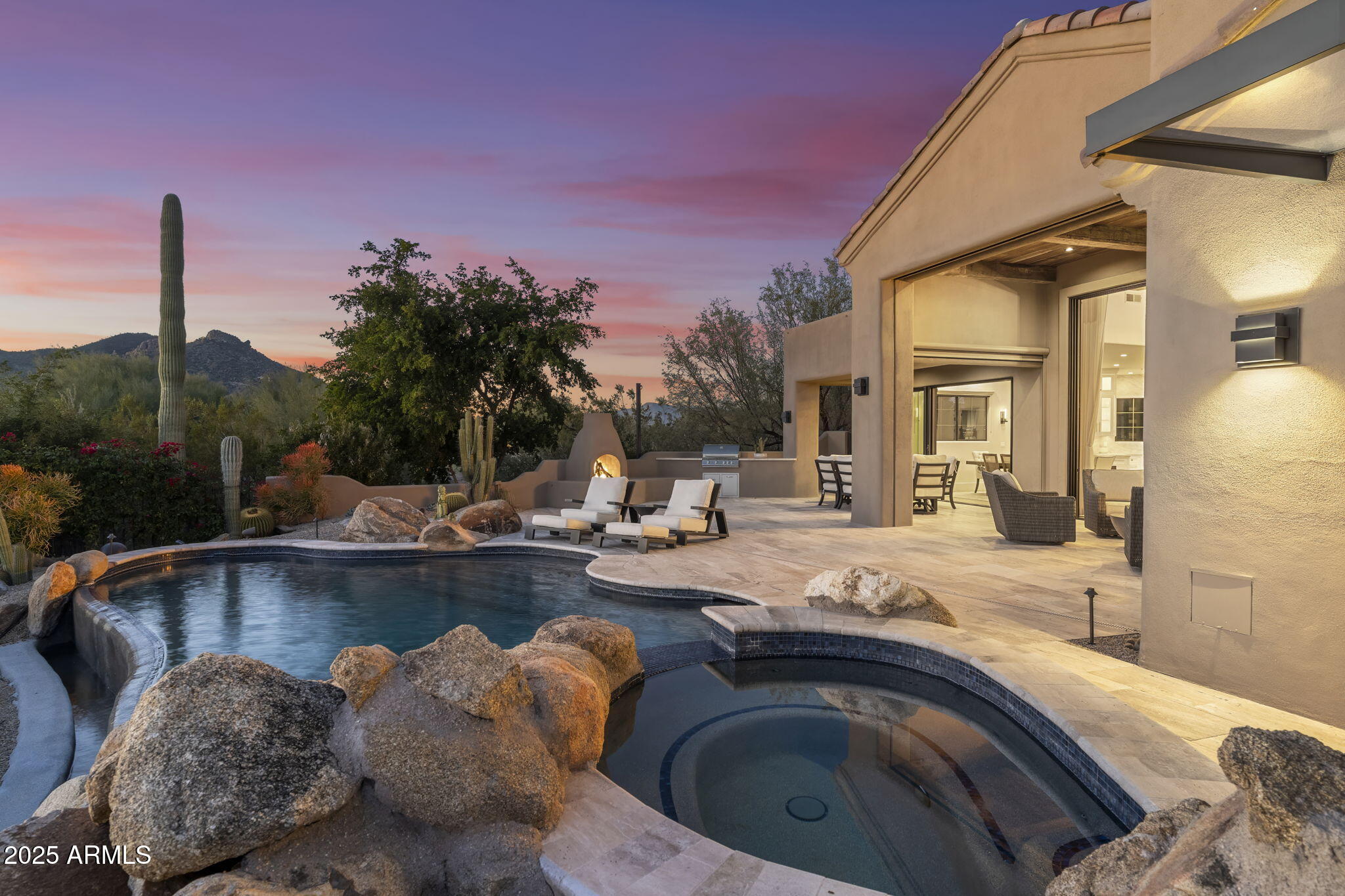 BOULDERS - Residential