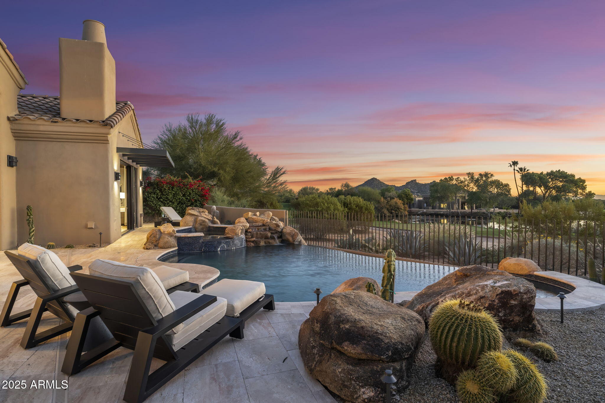 BOULDERS - Residential