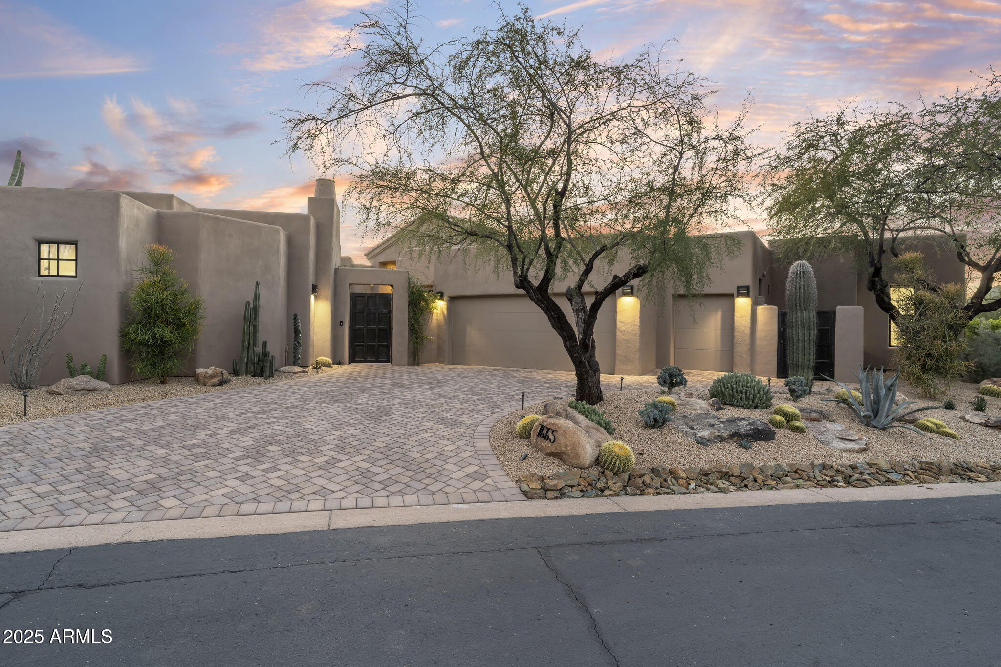 BOULDERS - Residential