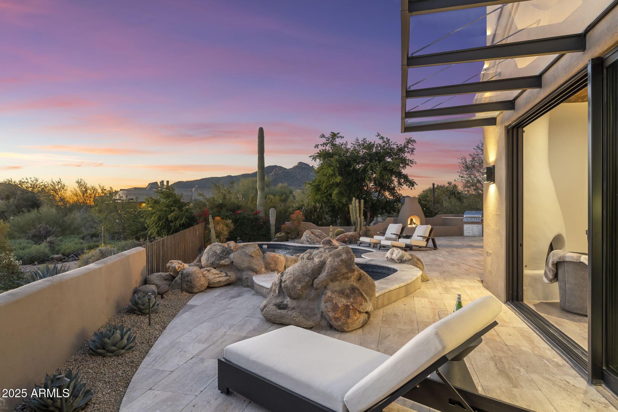 BOULDERS - Residential