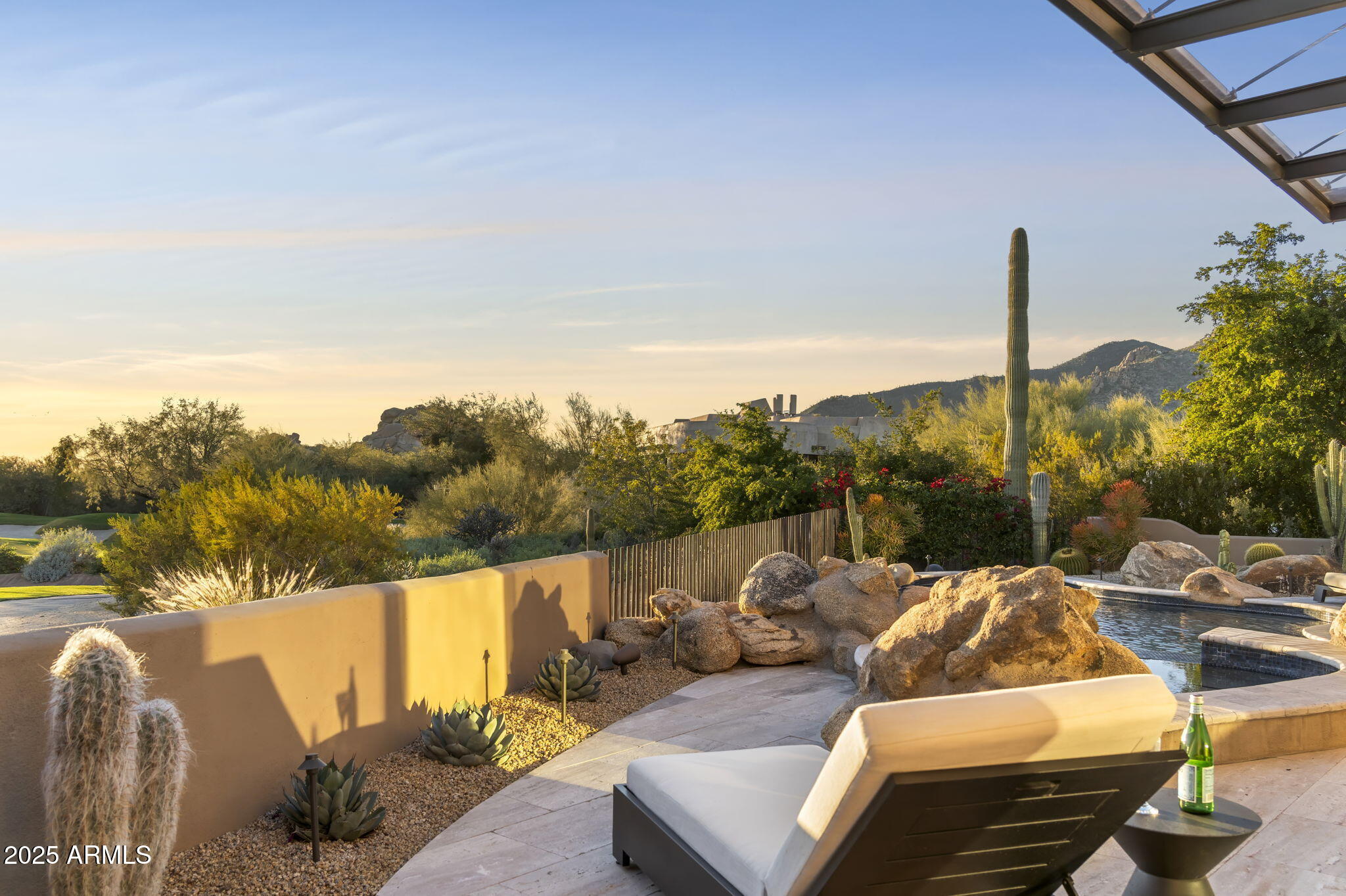 BOULDERS - Residential