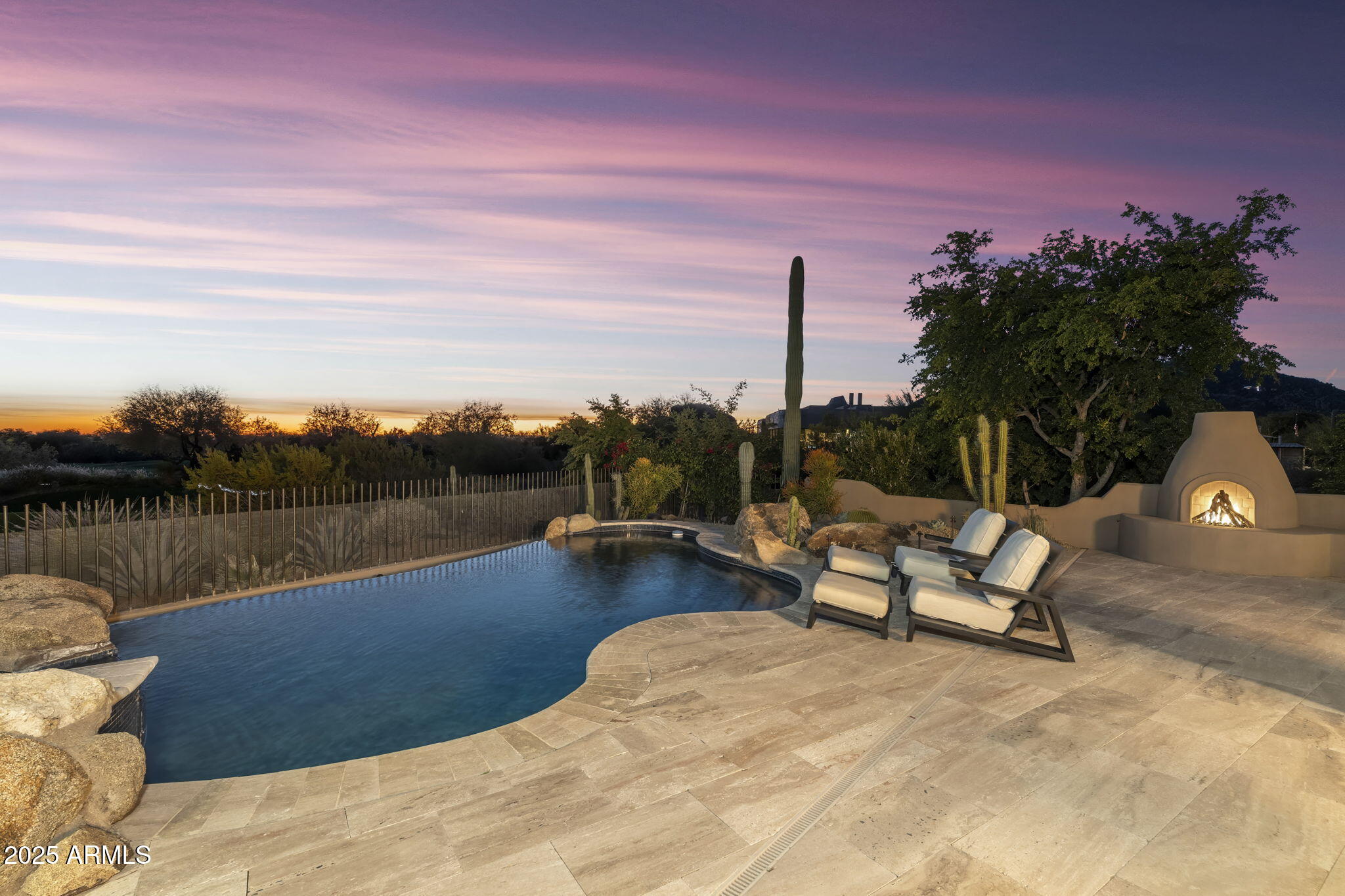 BOULDERS - Residential