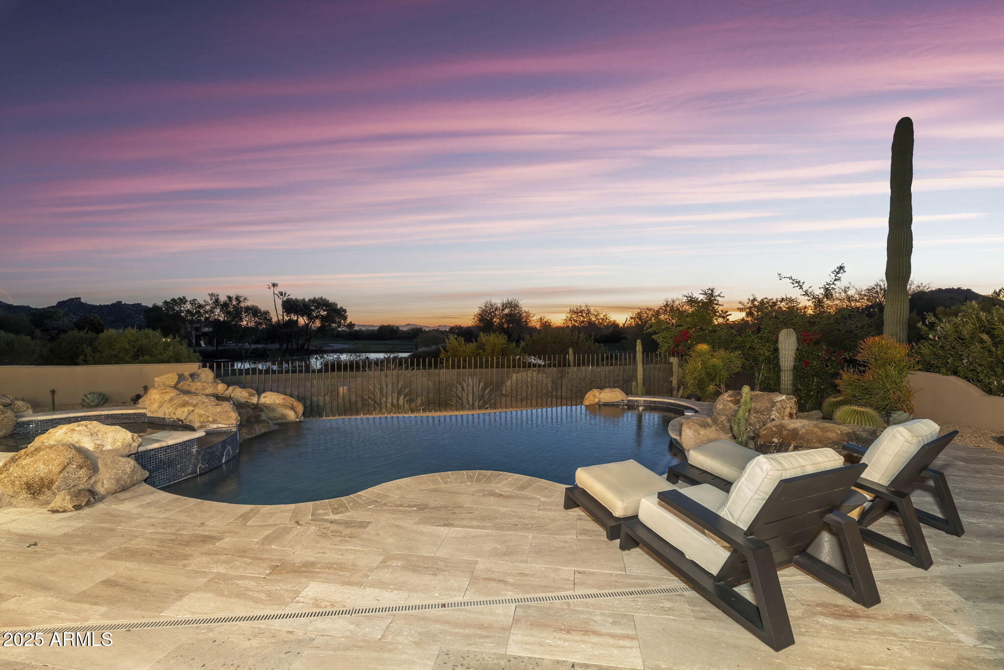 BOULDERS - Residential
