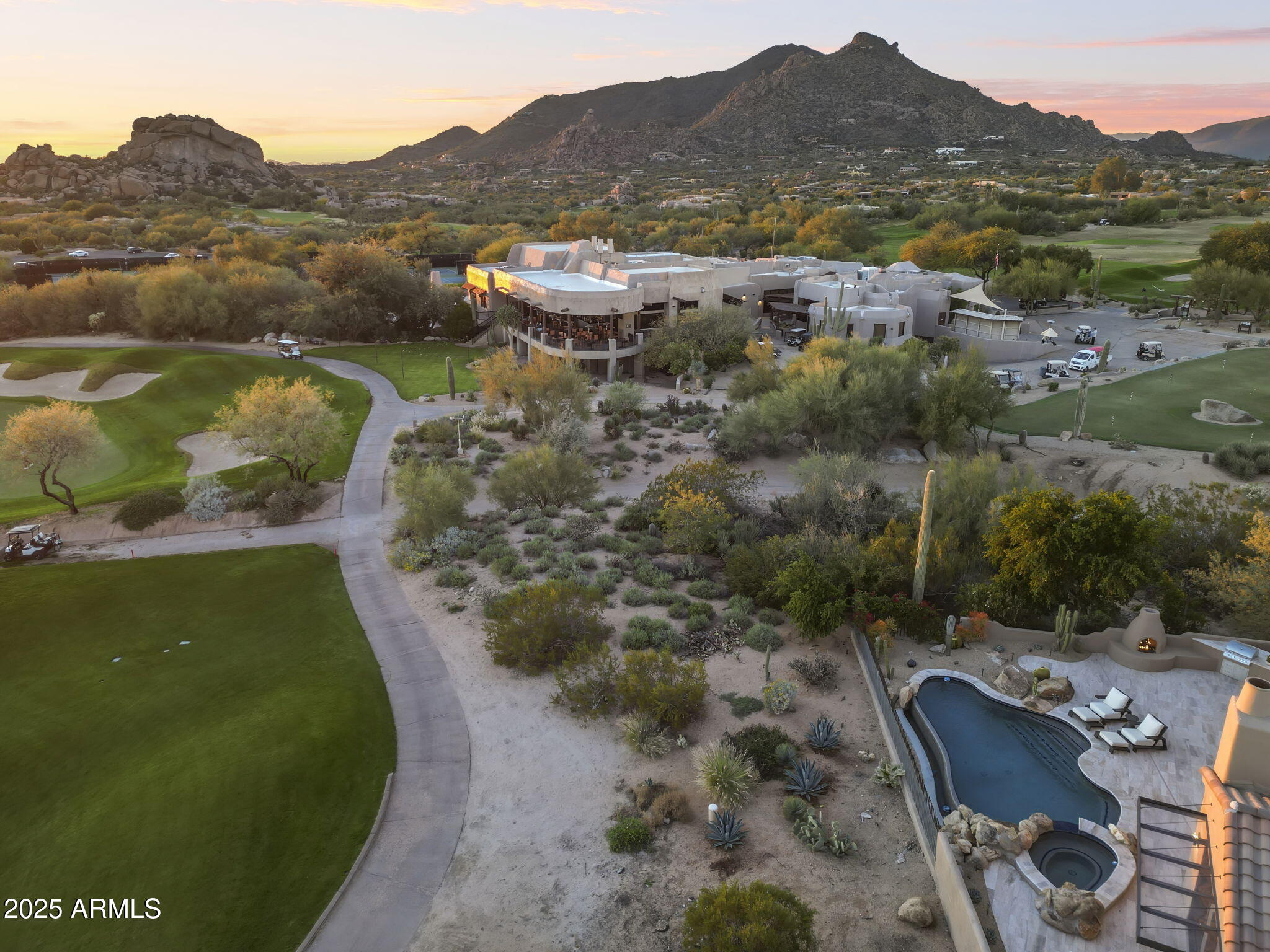 BOULDERS - Residential