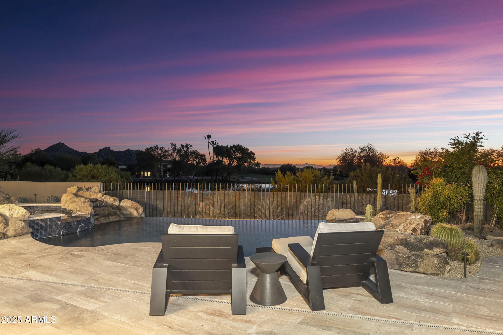 BOULDERS - Residential
