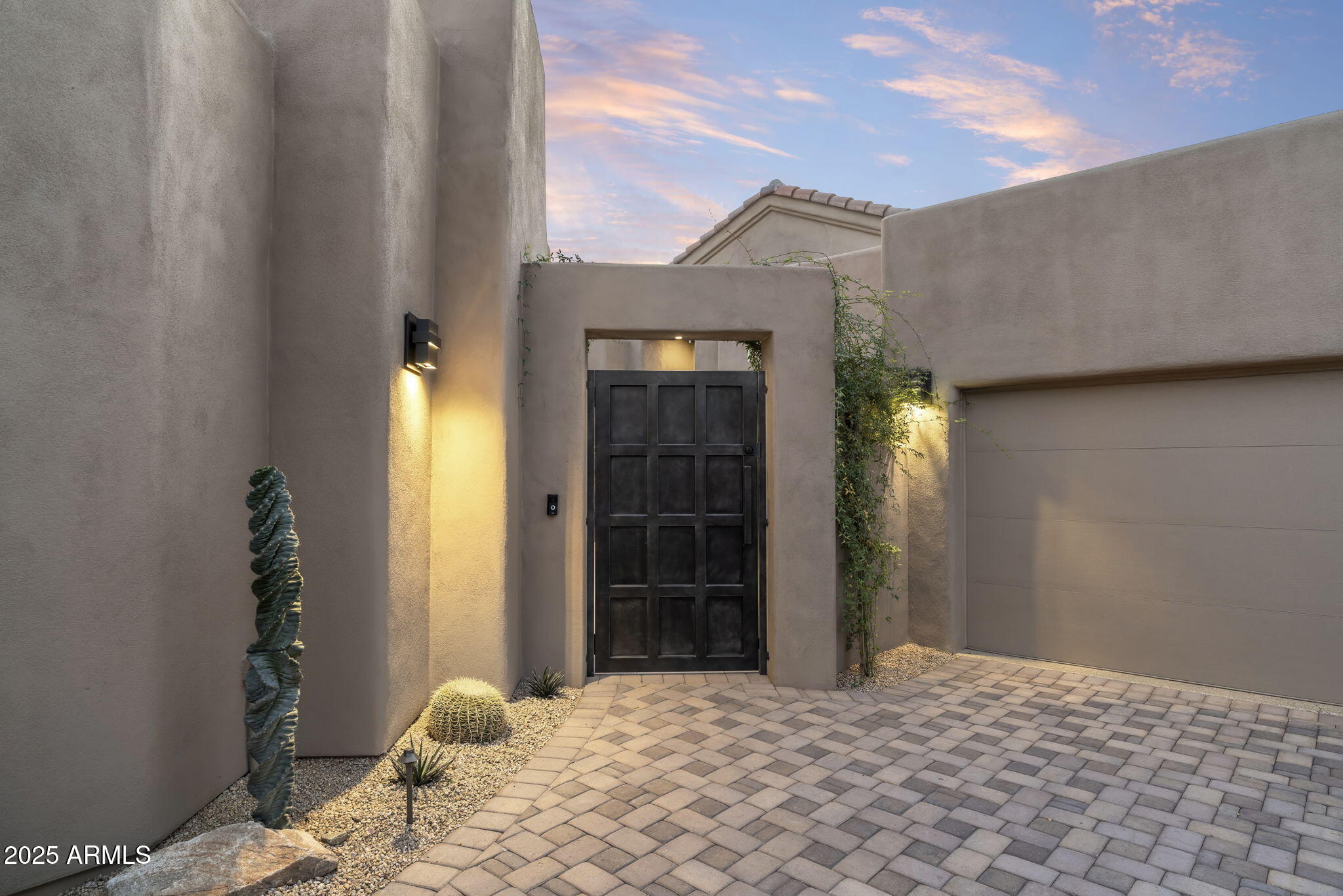 BOULDERS - Residential