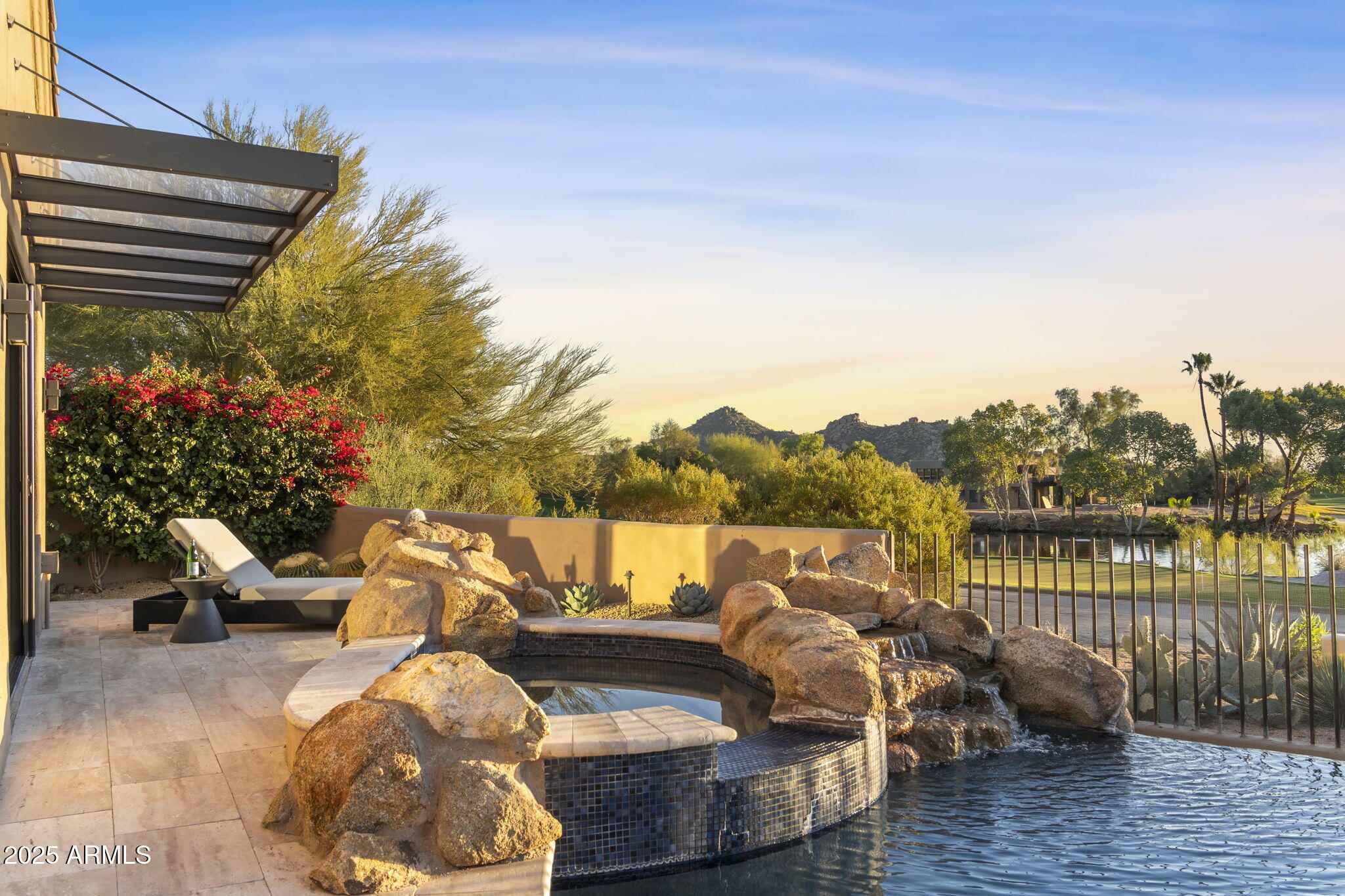BOULDERS - Residential