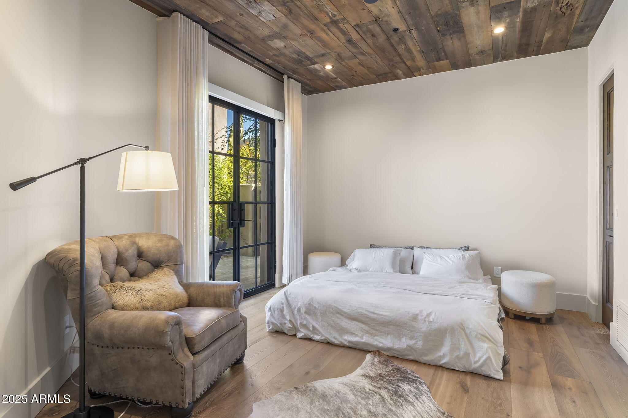 BOULDERS - Residential