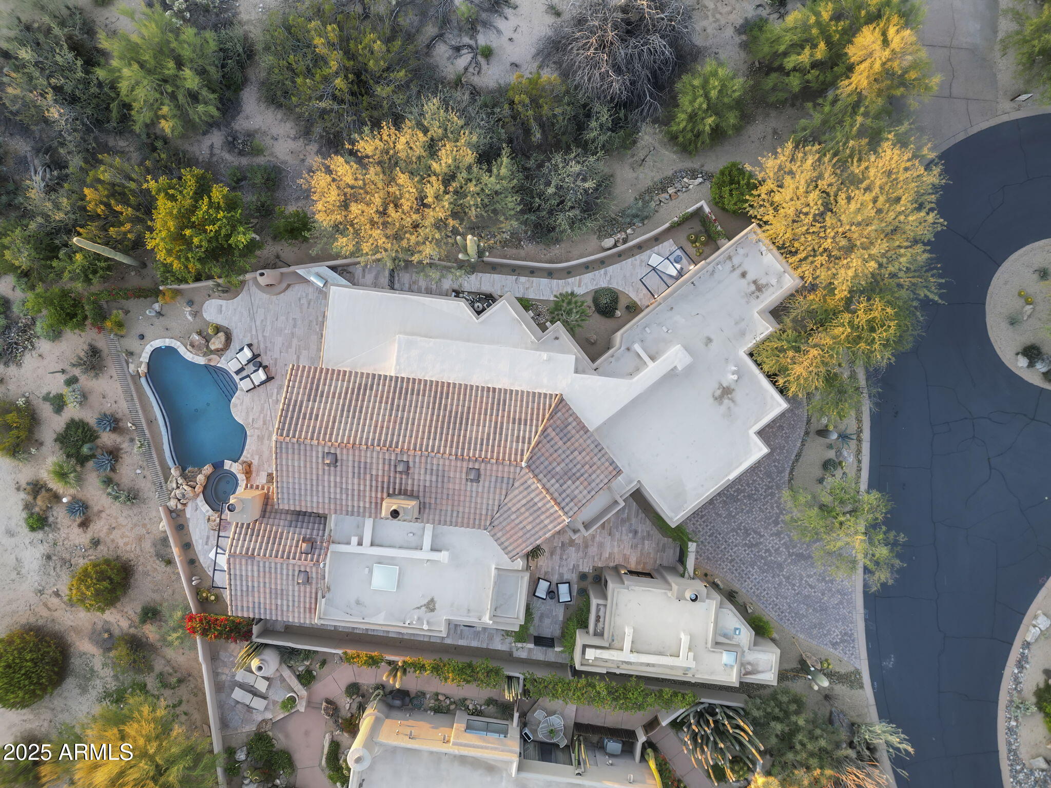 BOULDERS - Residential