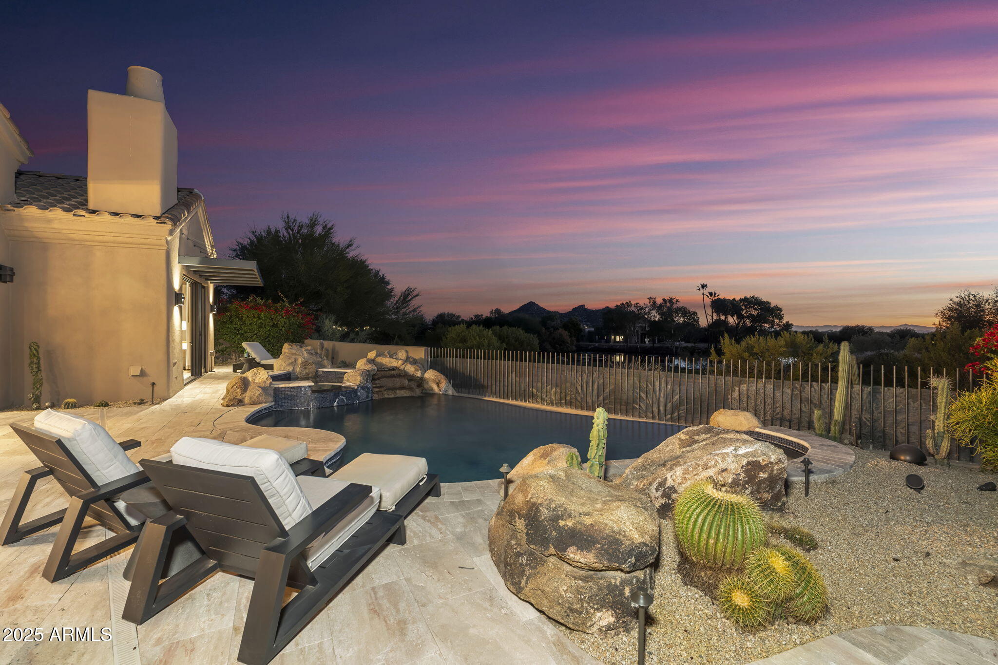 BOULDERS - Residential