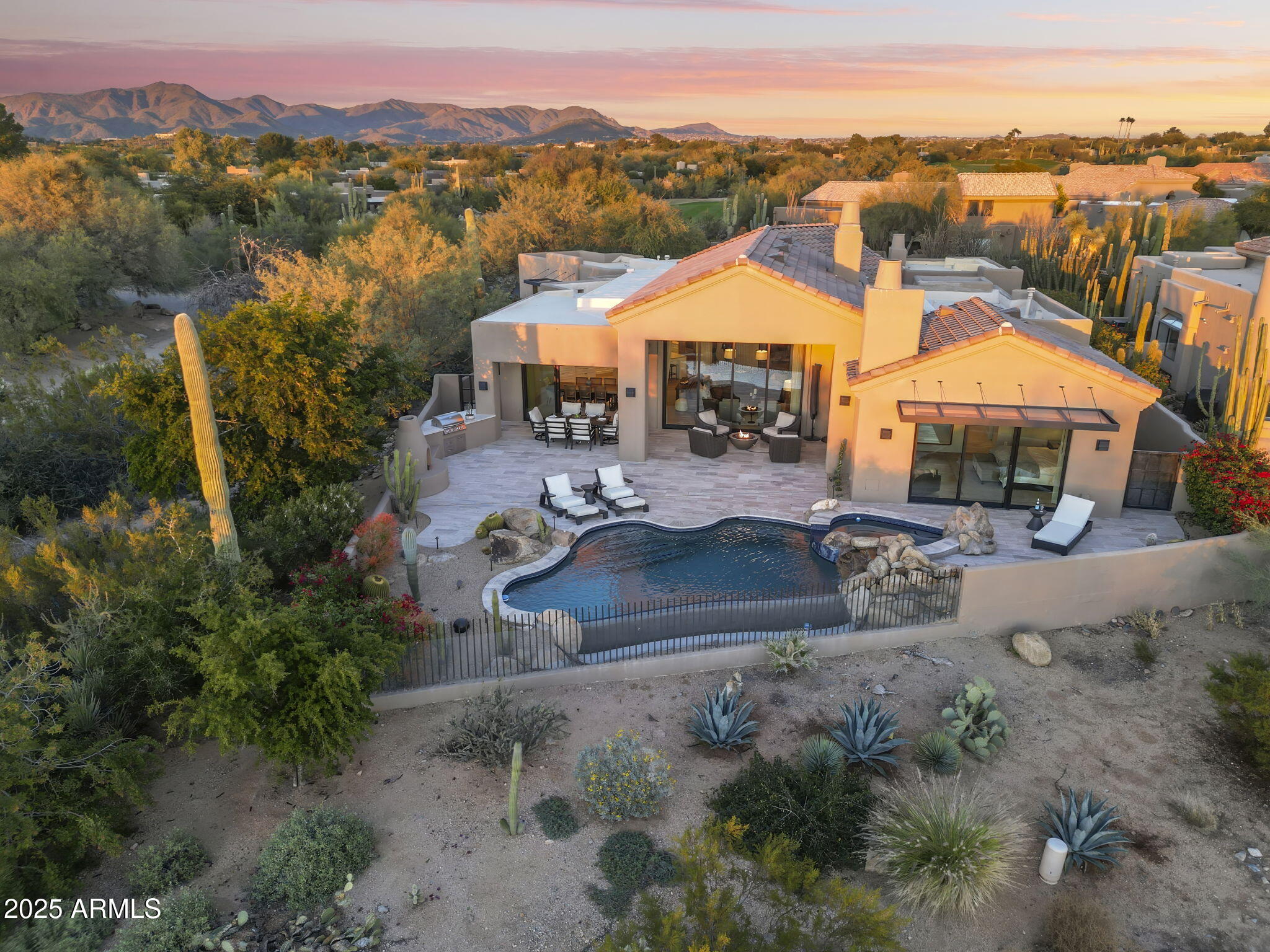 BOULDERS - Residential