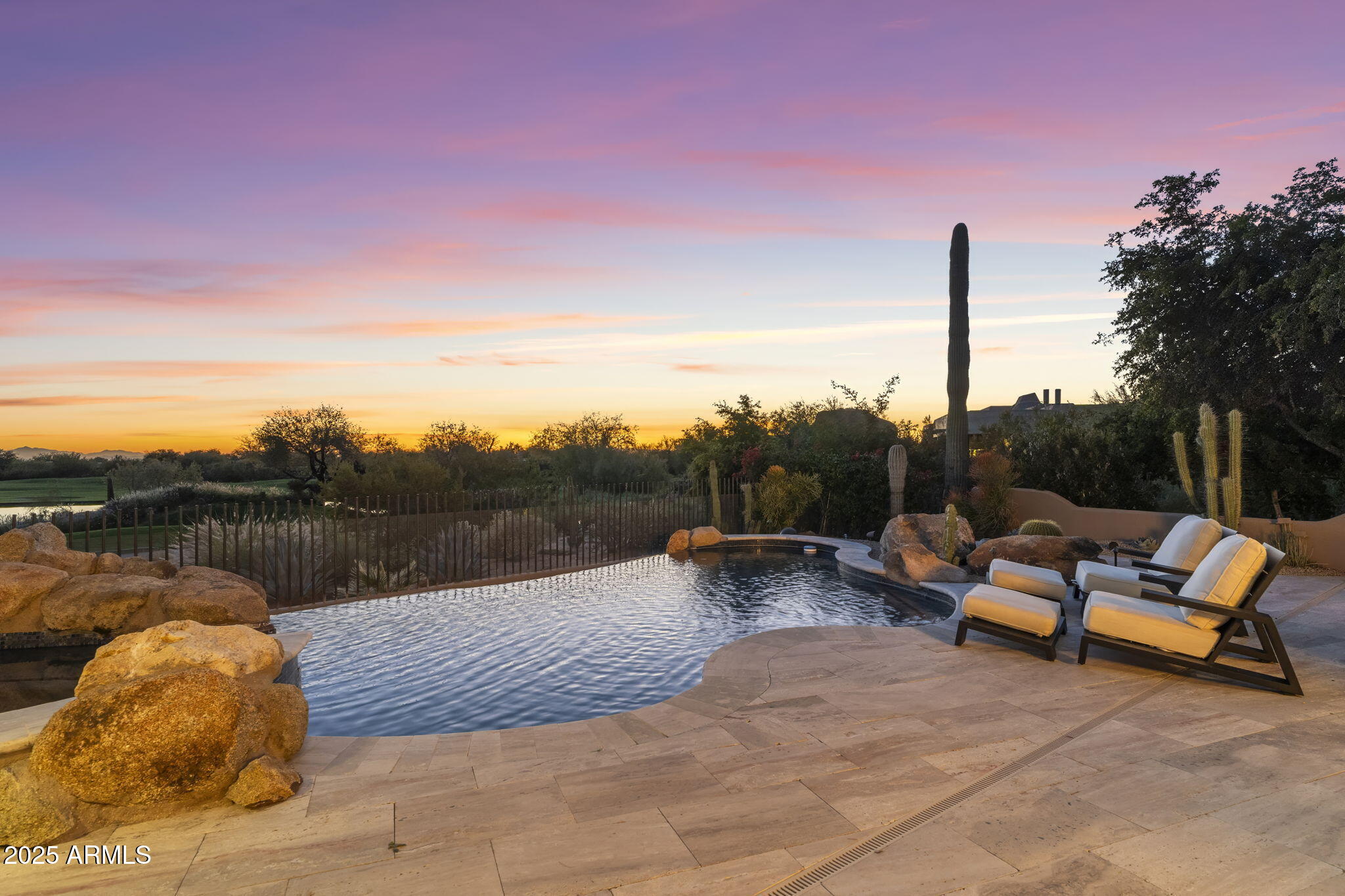 BOULDERS - Residential