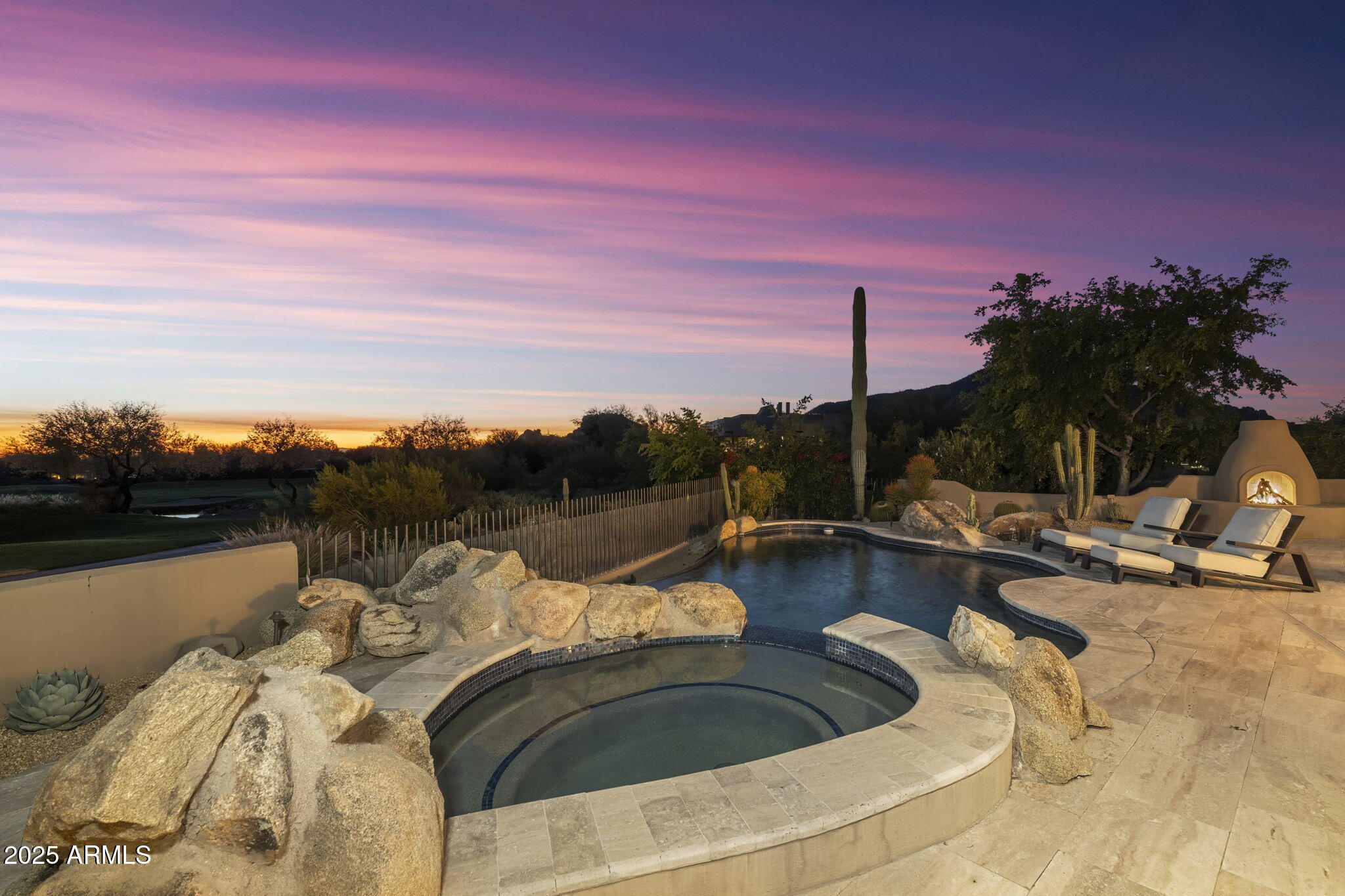BOULDERS - Residential