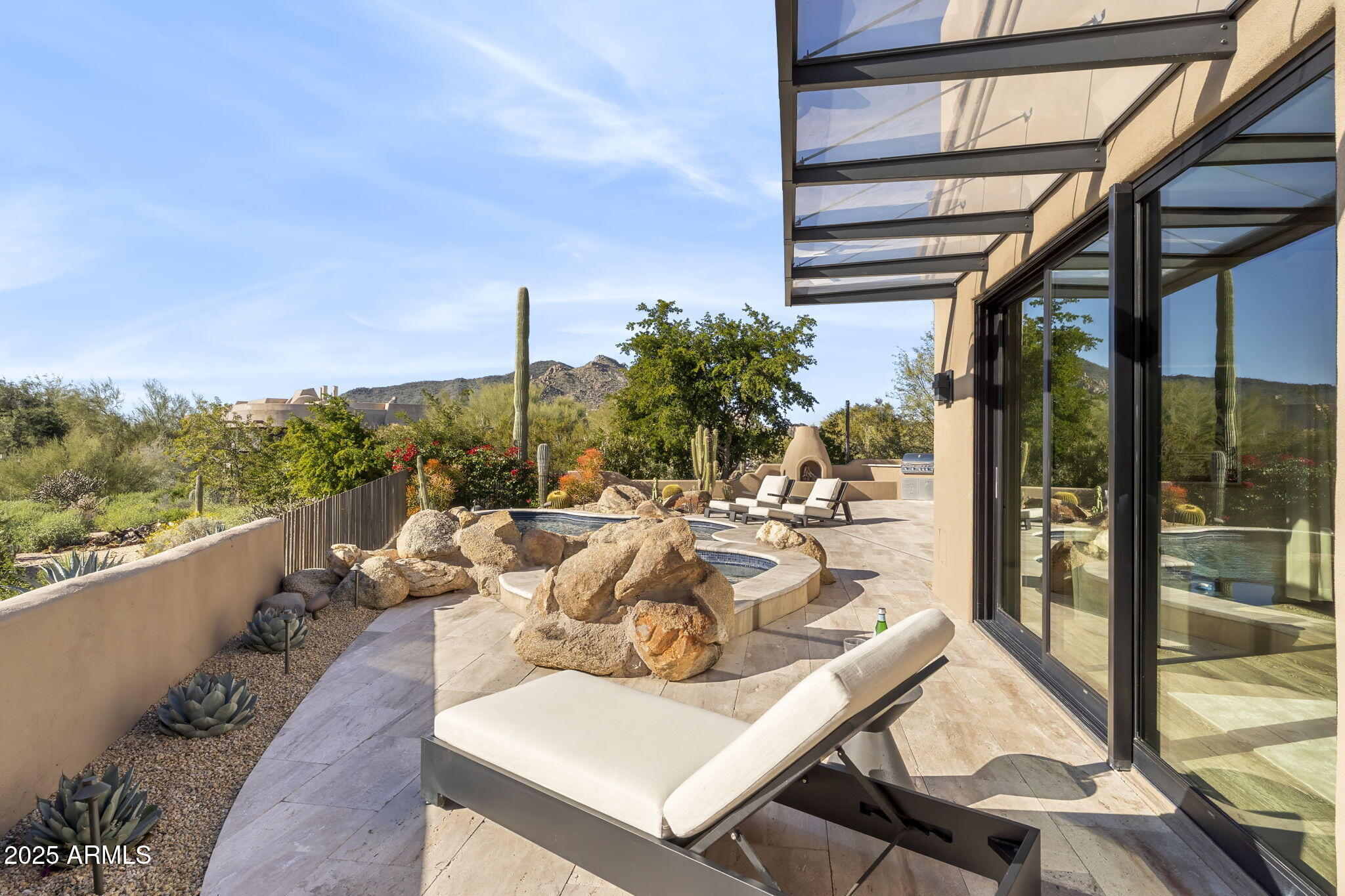 BOULDERS - Residential