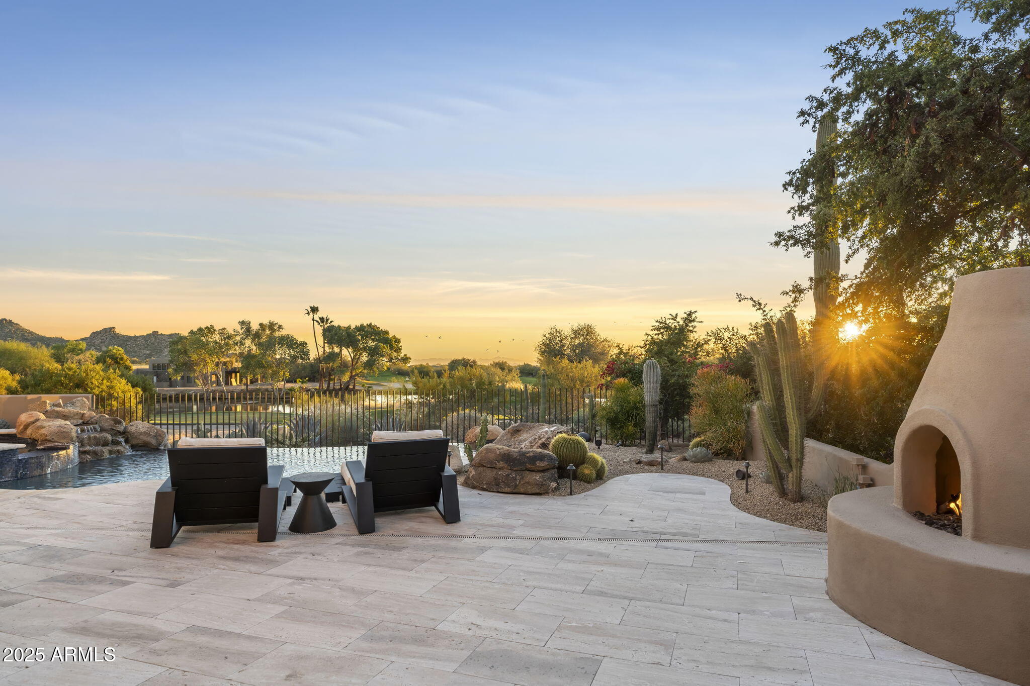 BOULDERS - Residential