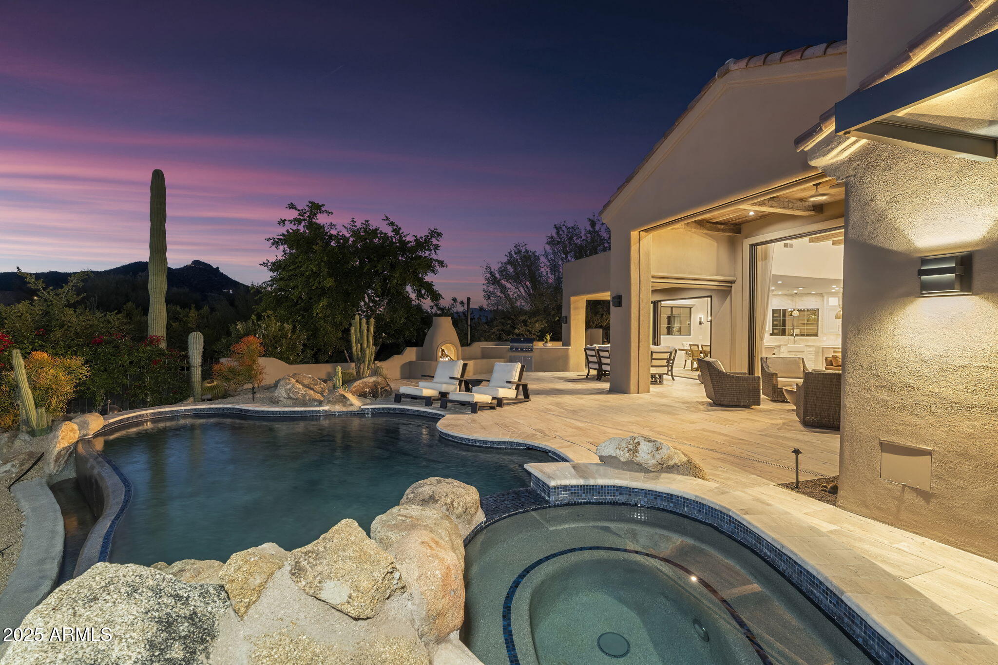BOULDERS - Residential