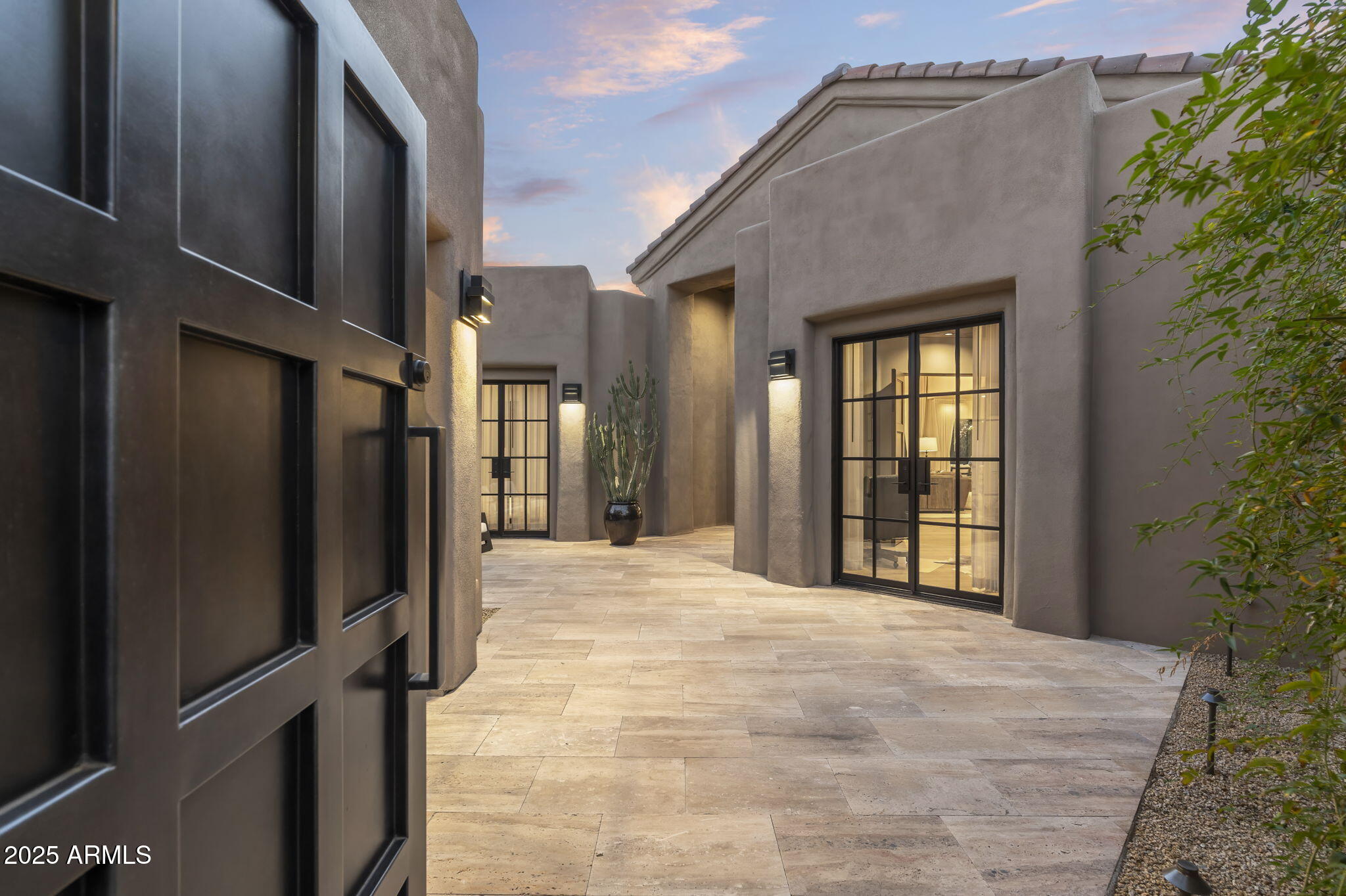 BOULDERS - Residential