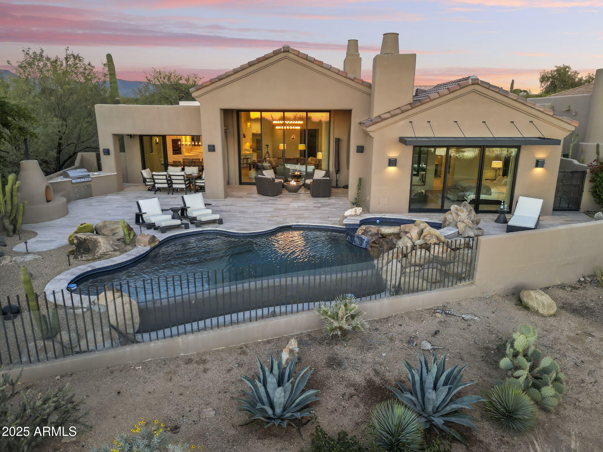 BOULDERS - Residential